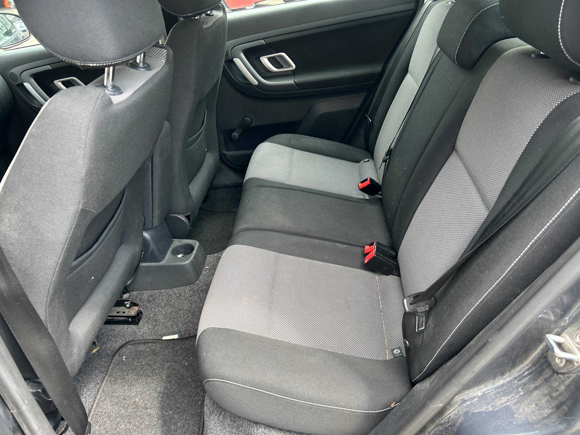 SKODA Fabia 1.4 Elegance-image-8