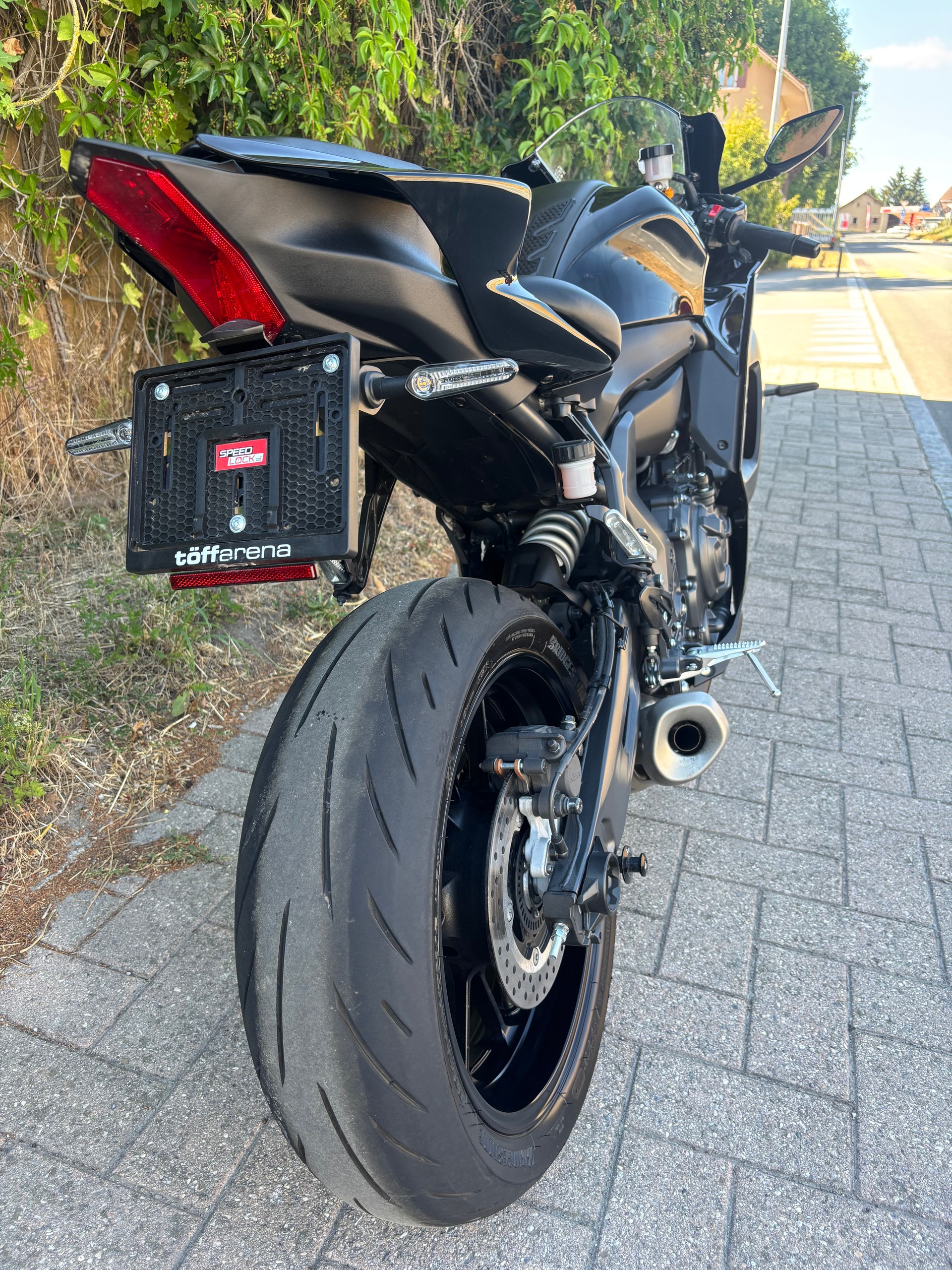 YAMAHA YZF-R7 (35kW)-image-9