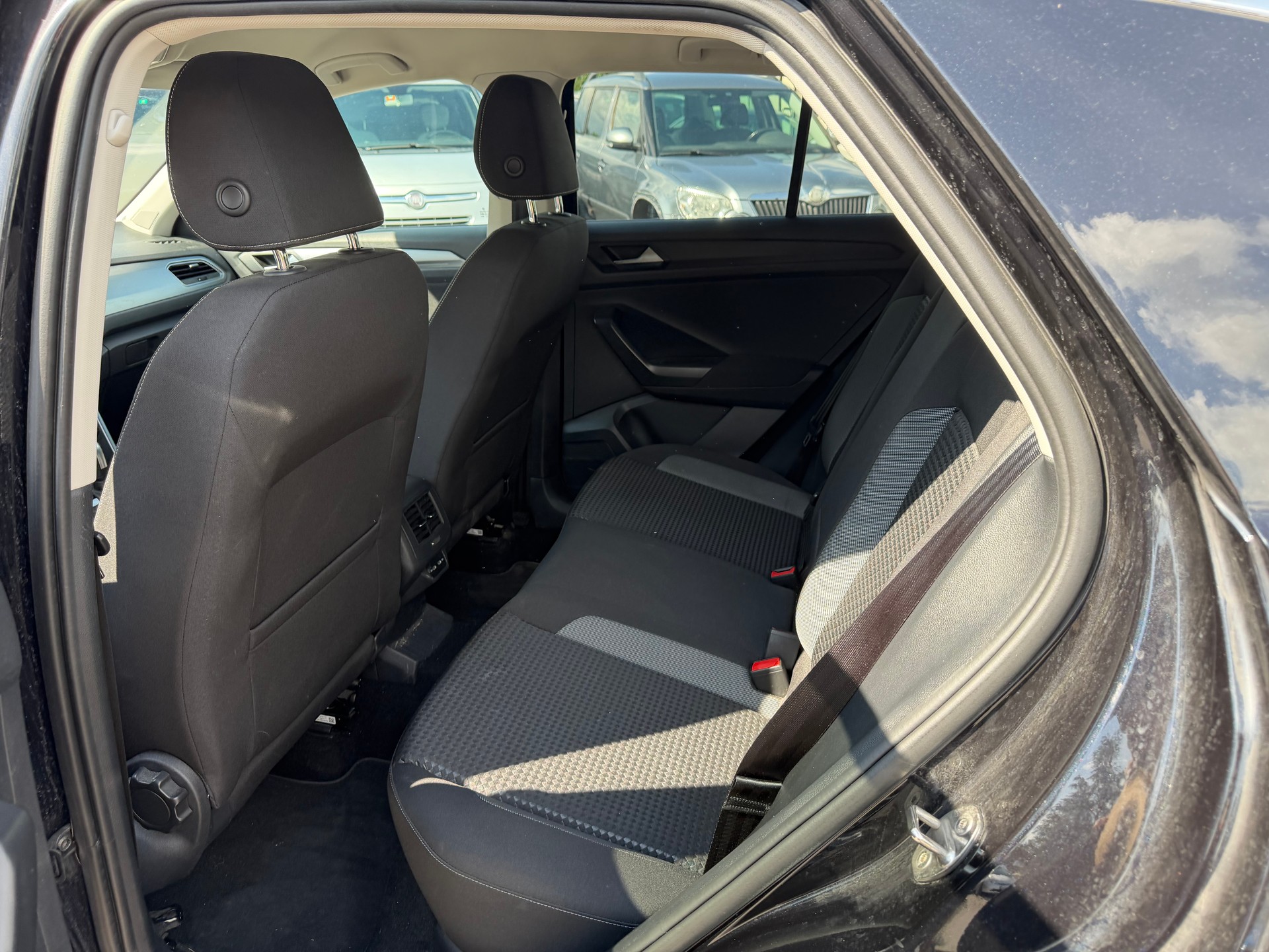 VW T-ROC-image-8