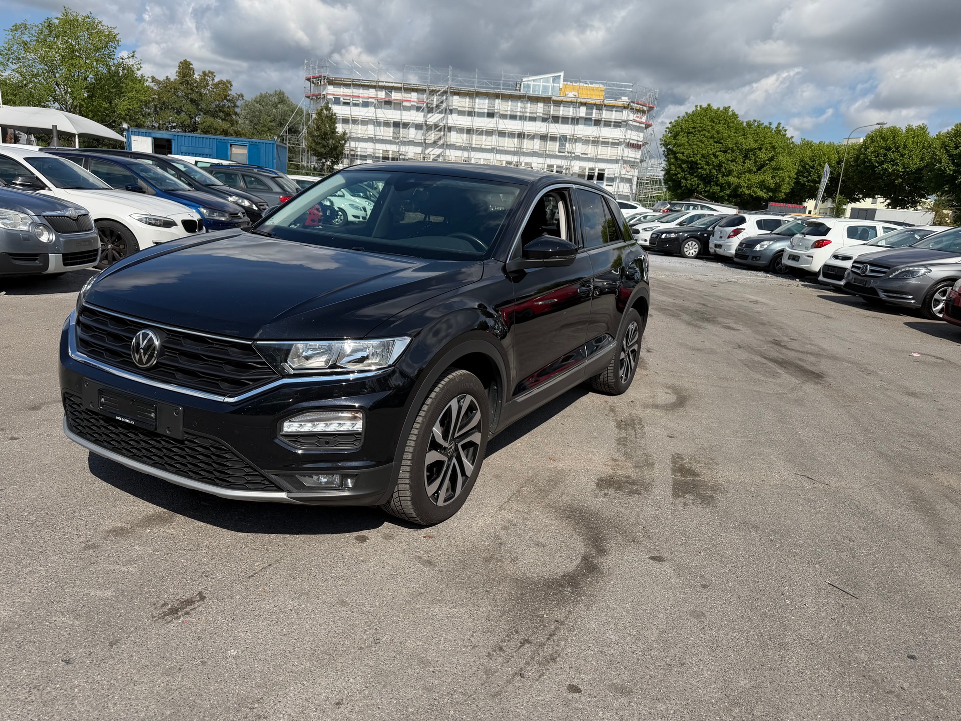 VW T-ROC-image-0