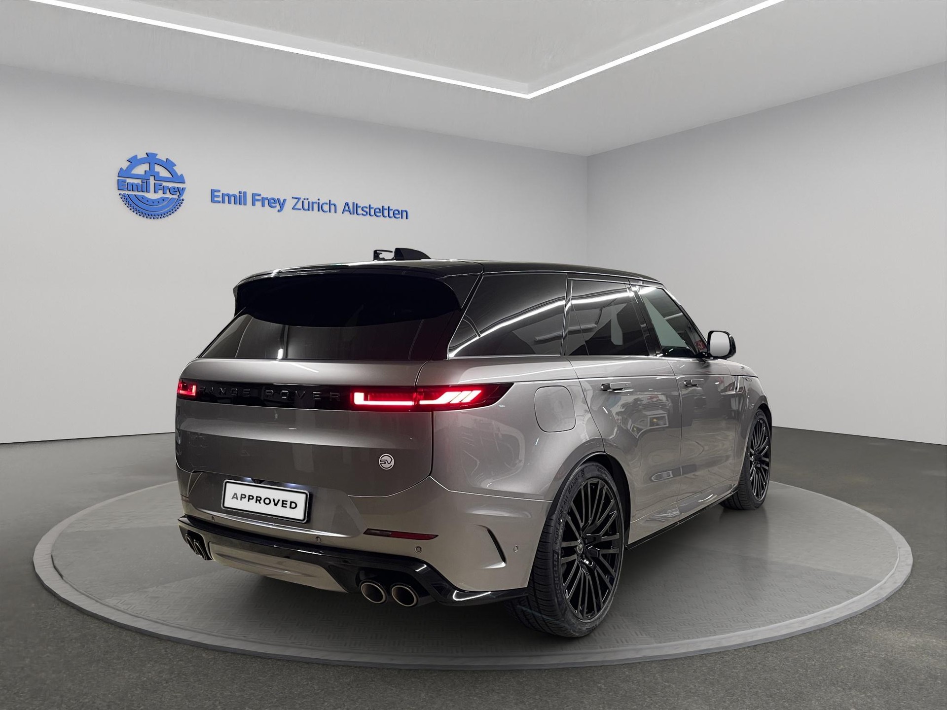 LAND ROVER Range Rover Sport 4.4 V8 SV Edition One-showroom-element-2