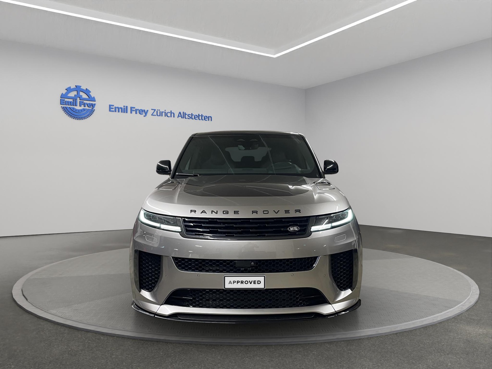 LAND ROVER Range Rover Sport 4.4 V8 SV Edition One-image-5
