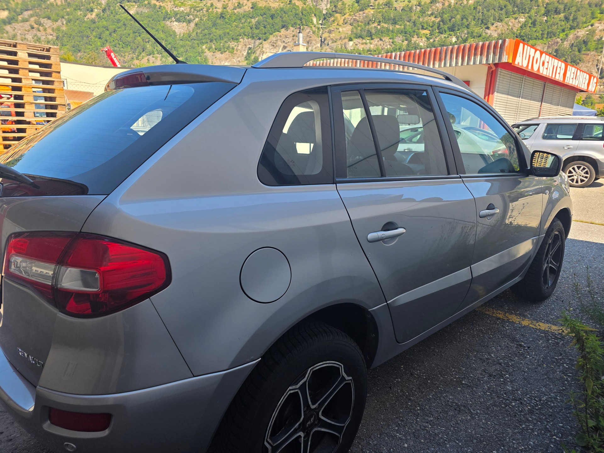 RENAULT Koleos 2.0 dCi Dynamique Luxe 4x4-image-6