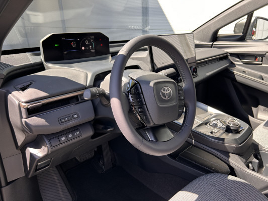 TOYOTA bZ4X Style 73,1 kWh AWD-image-7