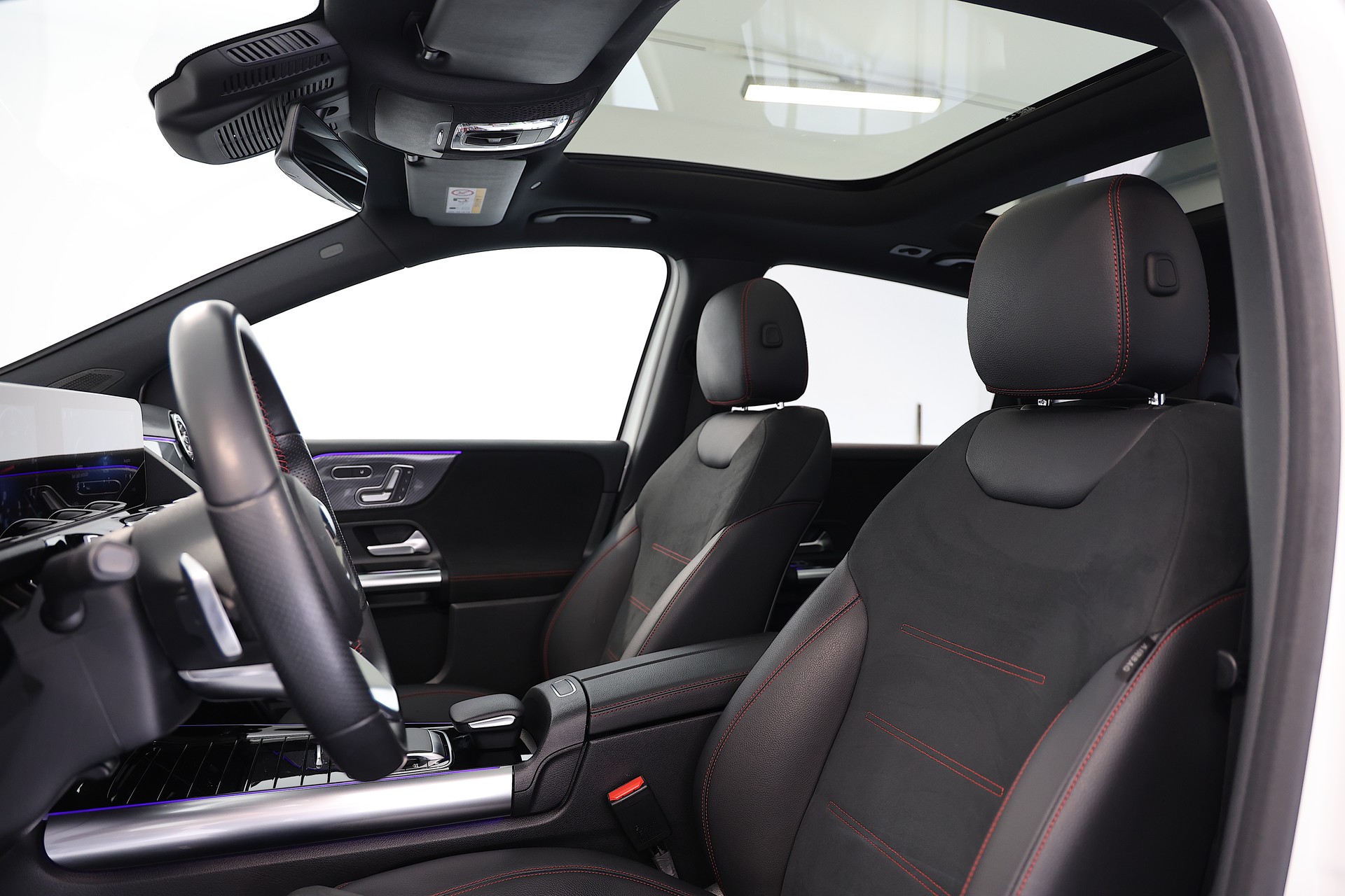 MERCEDES-BENZ B 220 d AMG Line 8G-DCT-image-7