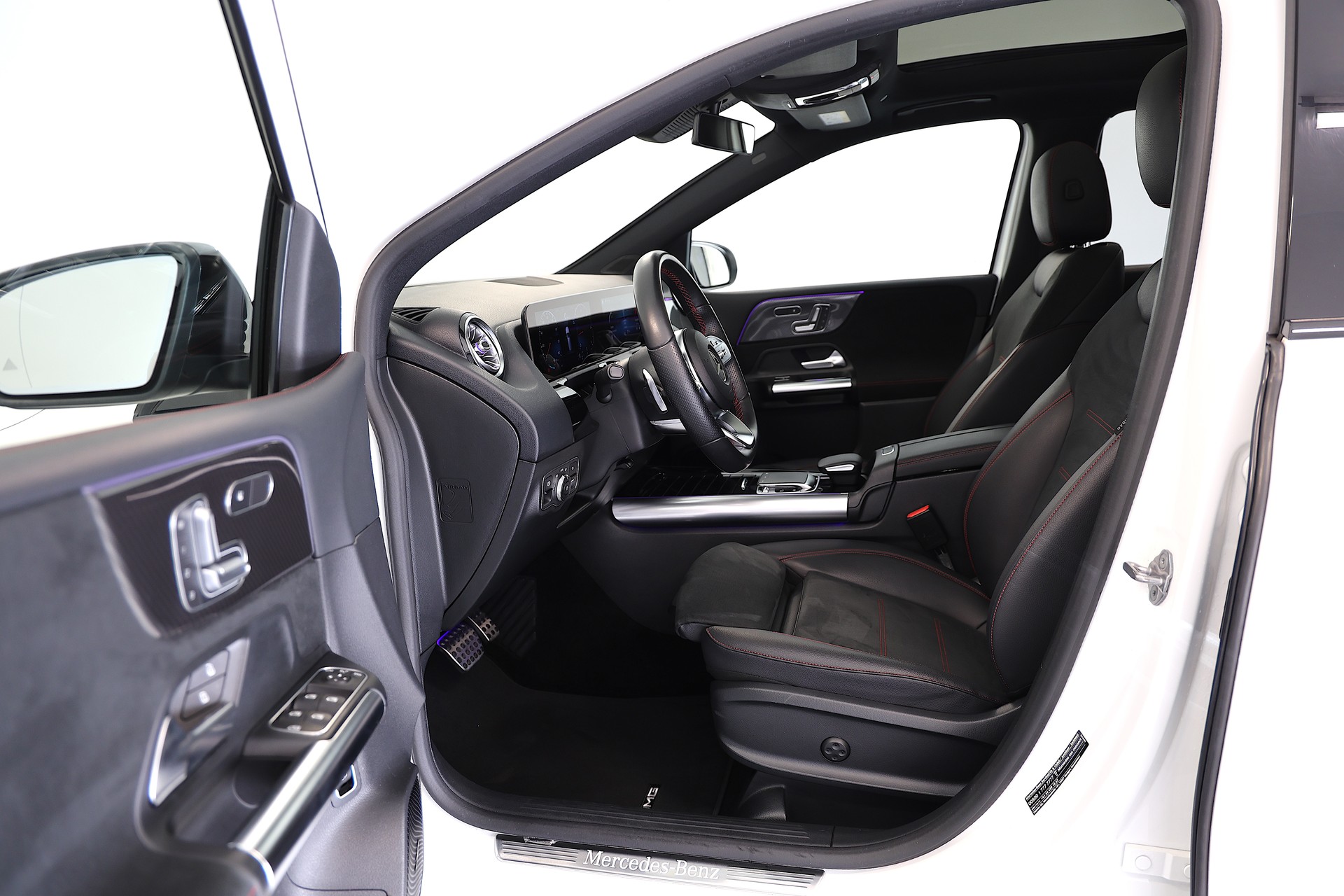 MERCEDES-BENZ B 220 d AMG Line 8G-DCT-image-6