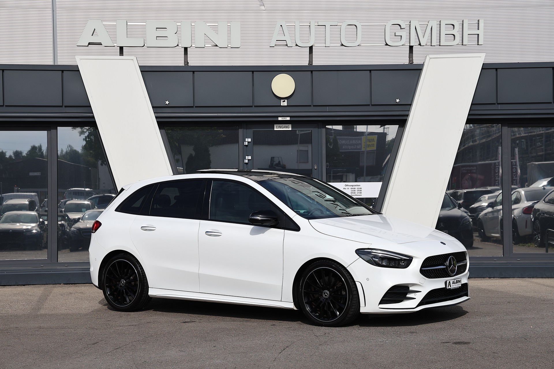 MERCEDES-BENZ B 220 d AMG Line 8G-DCT-showroom-element-2