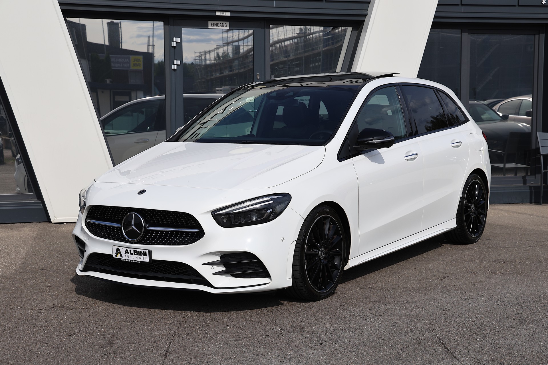 MERCEDES-BENZ B 220 d AMG Line 8G-DCT-showroom-element-1
