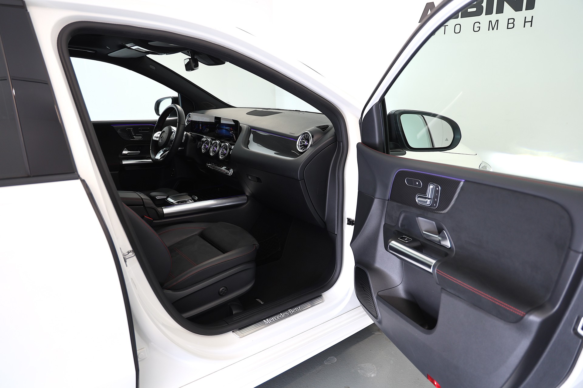 MERCEDES-BENZ B 220 d AMG Line 8G-DCT-image-12