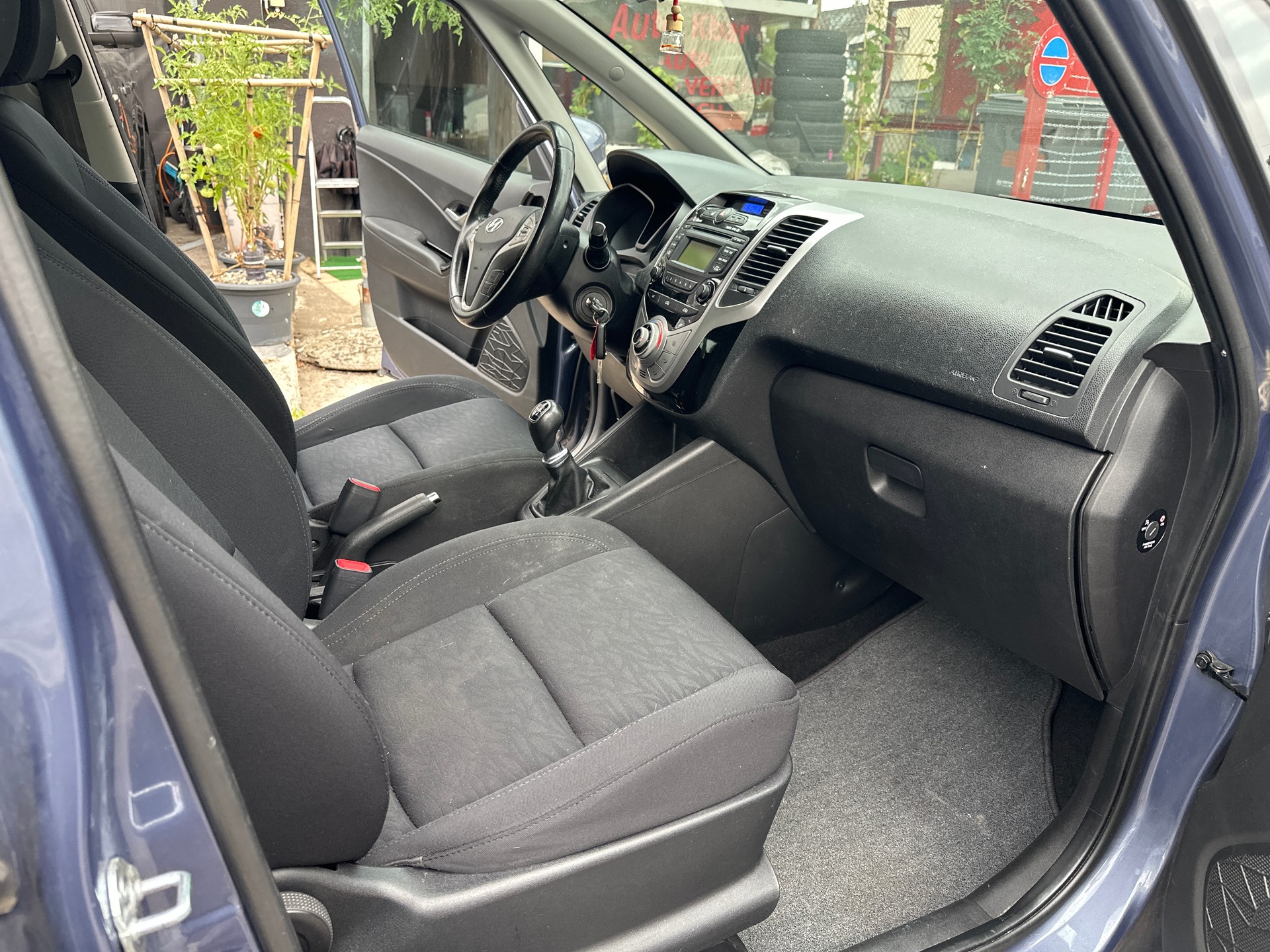 HYUNDAI iX20 1.6 Premium-image-11