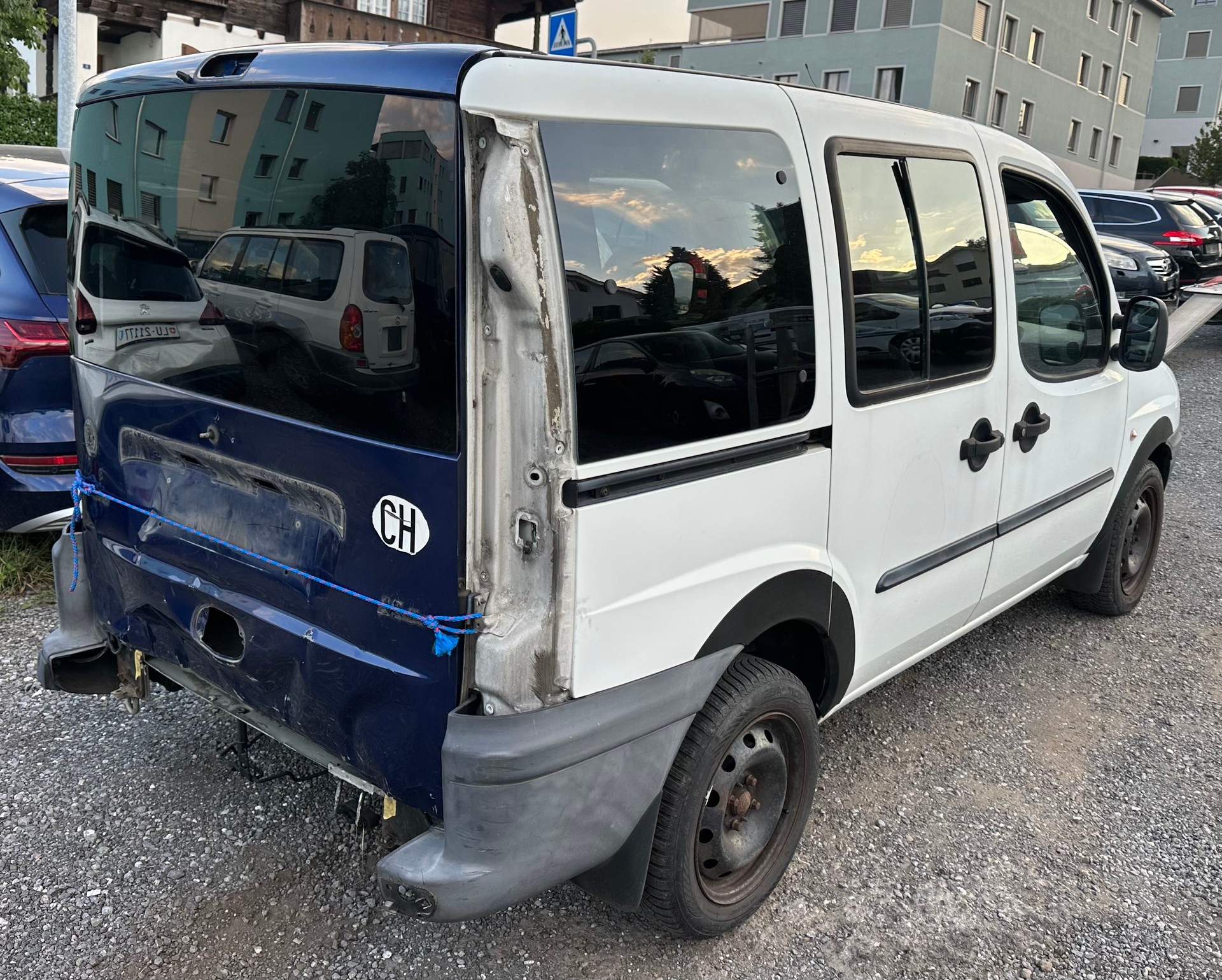 FIAT Doblò 1.9 JTD Malibu-image-4