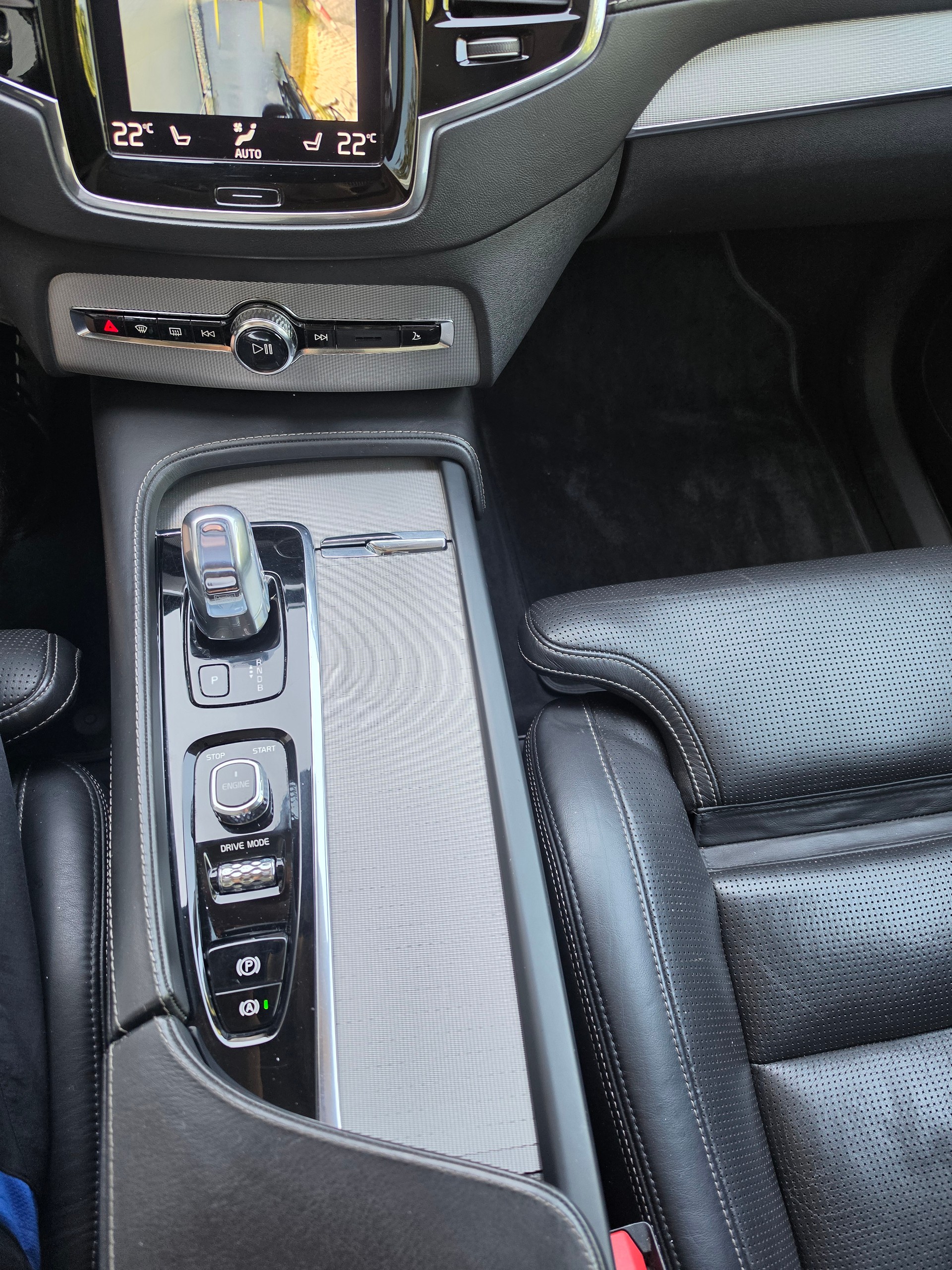 VOLVO XC90 T8 AWD Inscription Geartronic-image-14