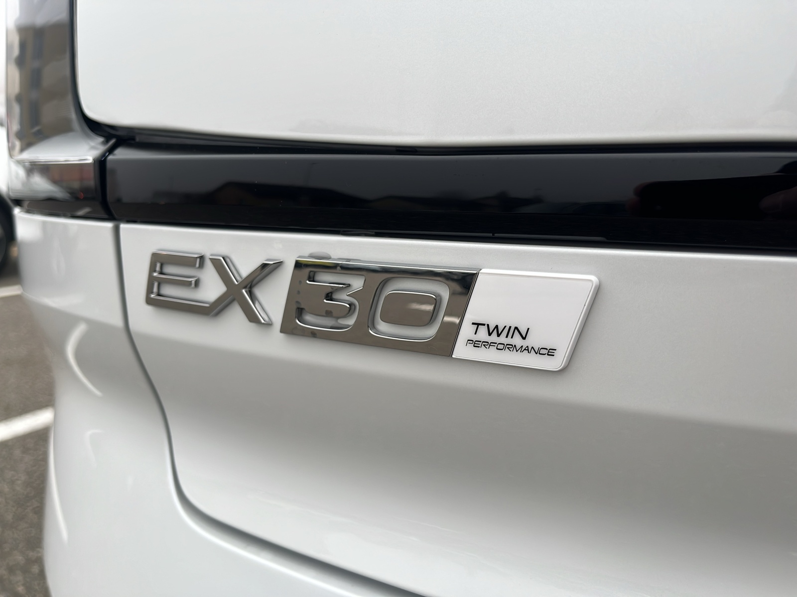 VOLVO EX30 E60 Twin Ultra Performance AWD-image-18