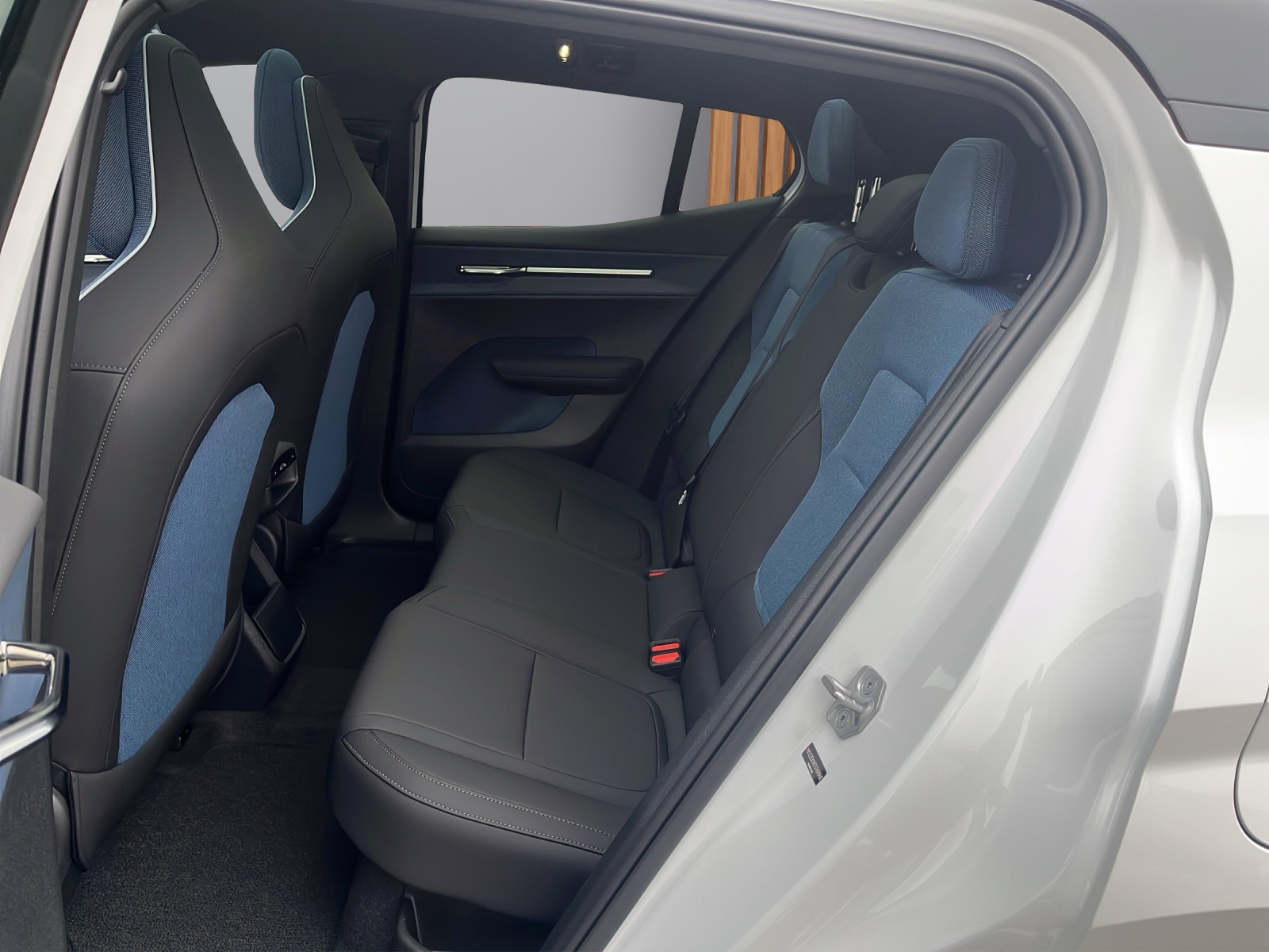 VOLVO EX30 E60 Twin Ultra Performance AWD-image-9