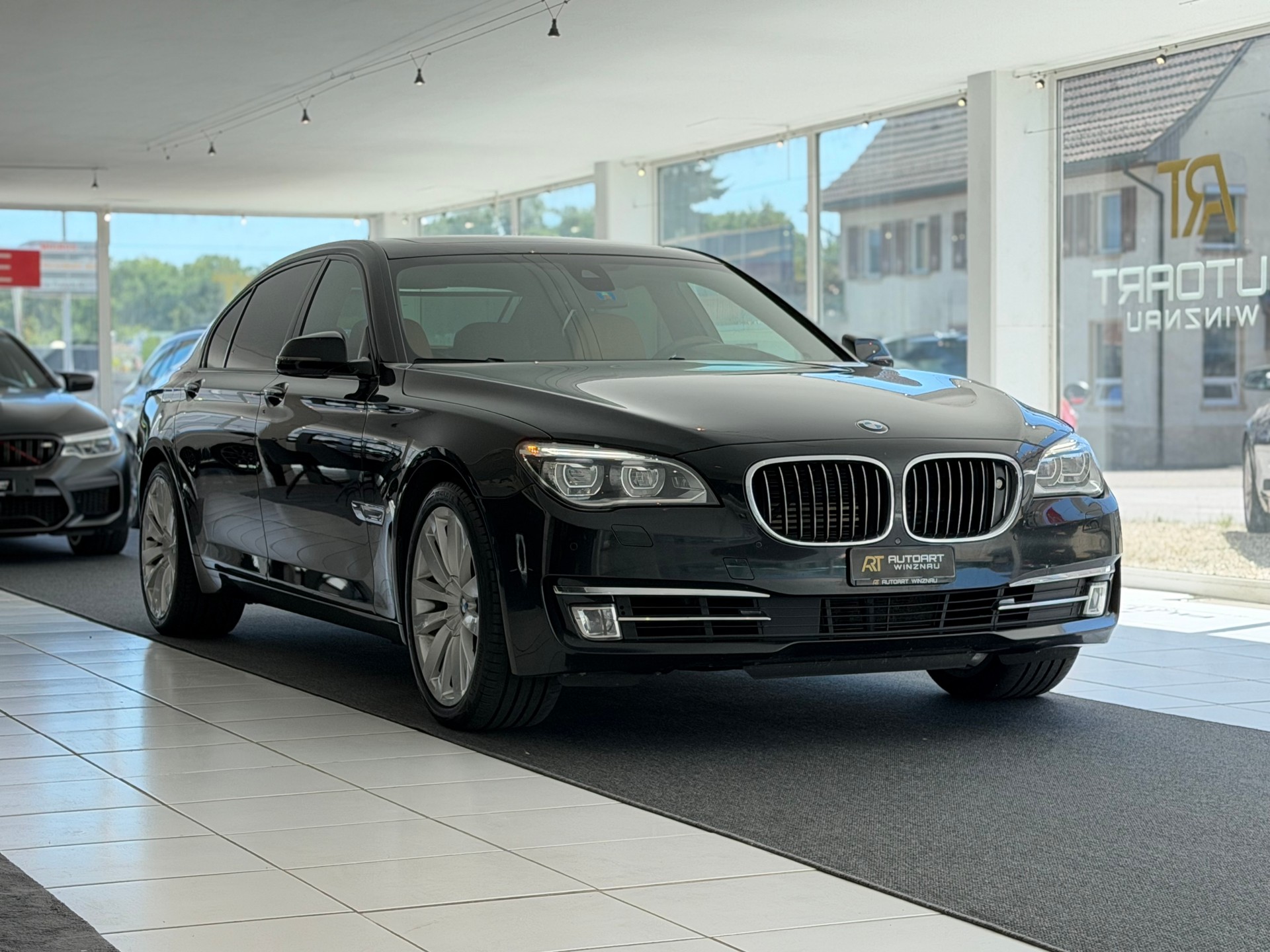 BMW 750Li xDrive individual **Vollausstattung**Frisch ab MFK**-image-2