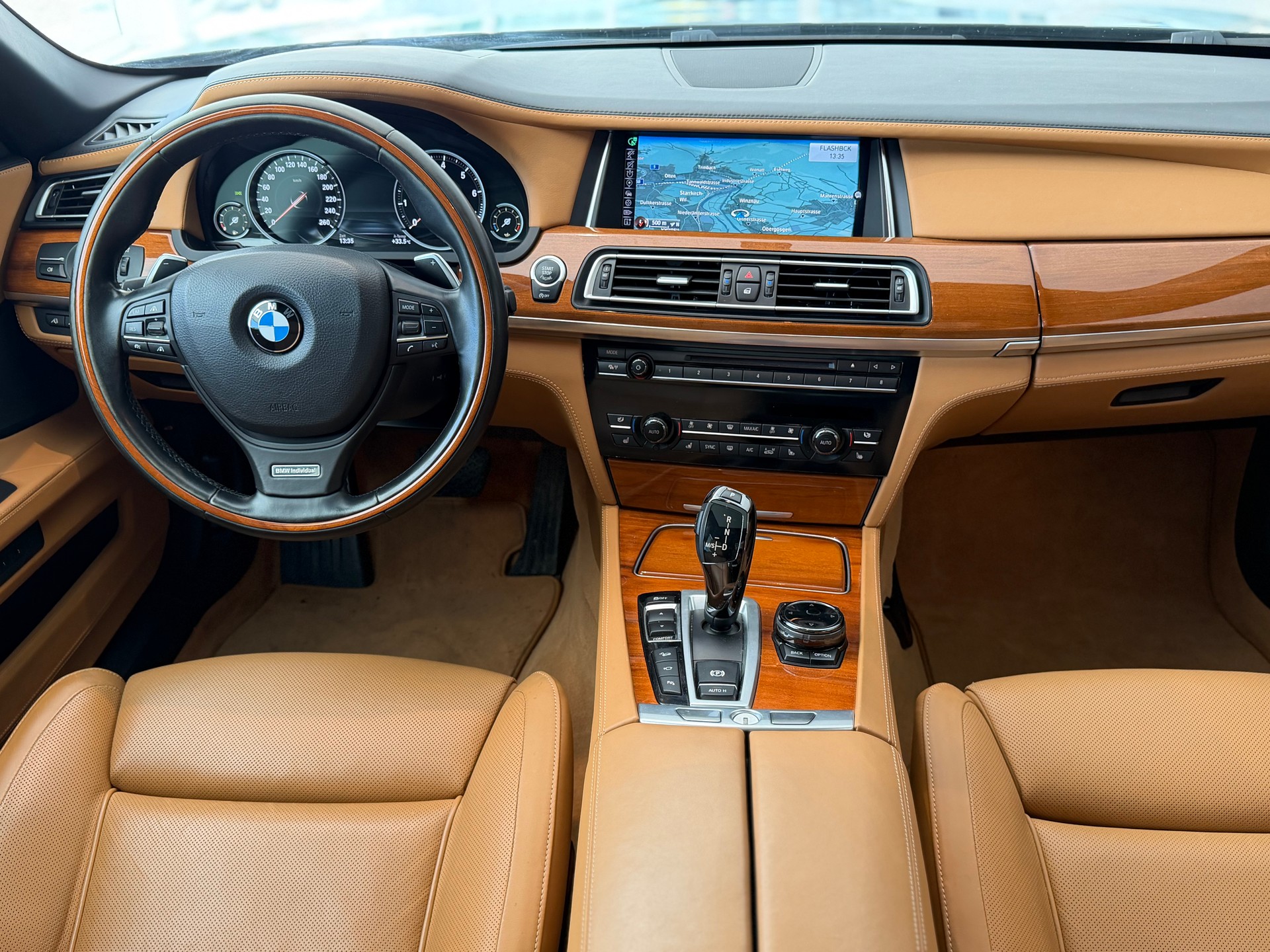 BMW 750Li xDrive individual **Vollausstattung**Frisch ab MFK**-image-13