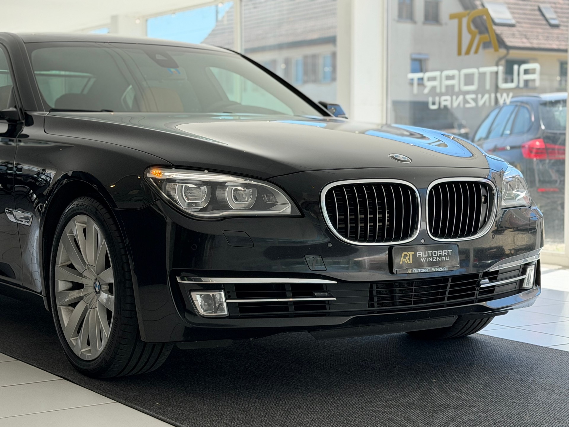 BMW 750Li xDrive individual **Vollausstattung**Frisch ab MFK**-image-3