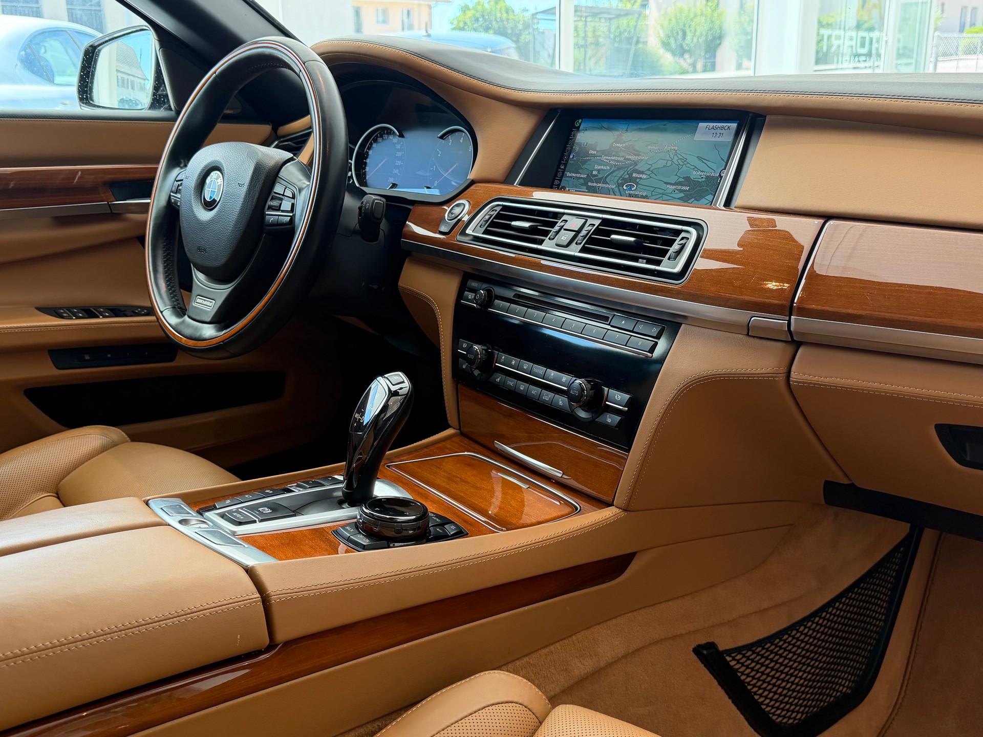 BMW 750Li xDrive individual **Vollausstattung**Frisch ab MFK**-image-20