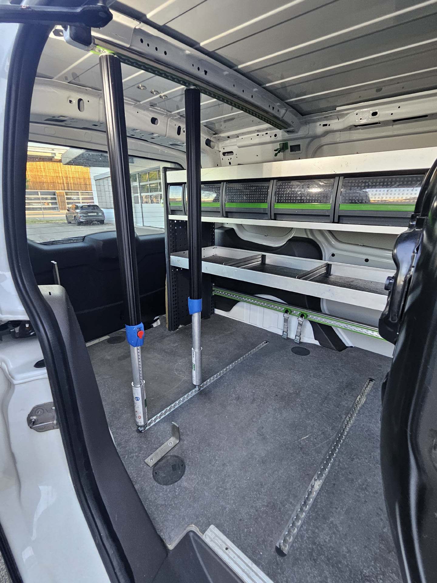 FORD Transit Connect Van 200 L1 1.5 EcoBlue 120 Trend-image-18