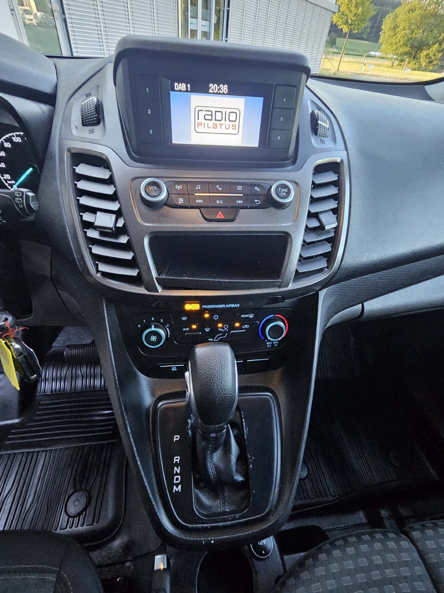 FORD Transit Connect Van 200 L1 1.5 EcoBlue 120 Trend-image-11