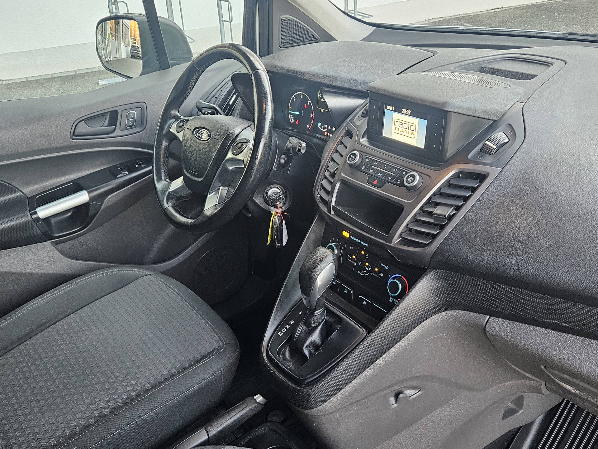 FORD Transit Connect Van 200 L1 1.5 EcoBlue 120 Trend-image-9