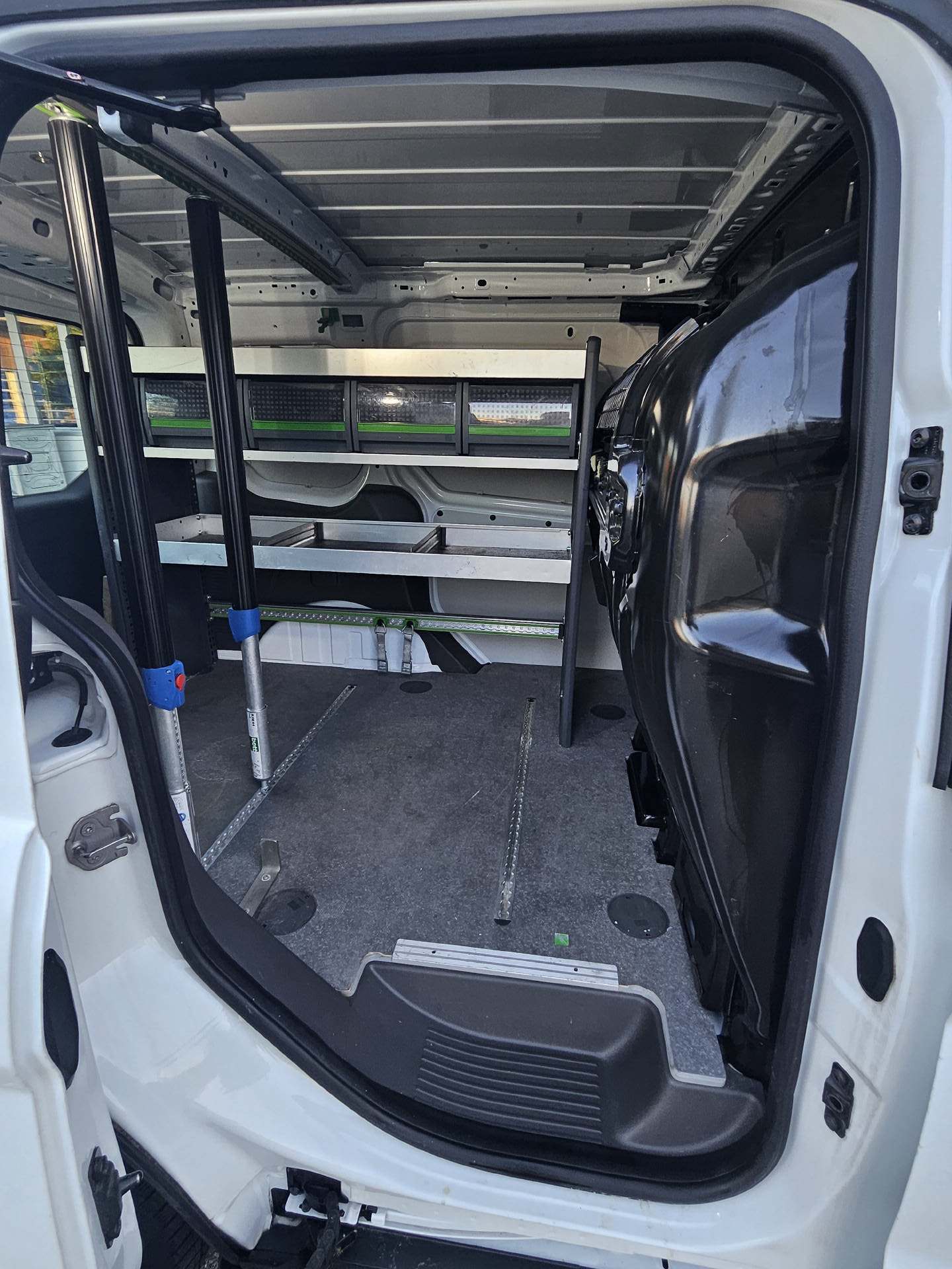 FORD Transit Connect Van 200 L1 1.5 EcoBlue 120 Trend-image-16