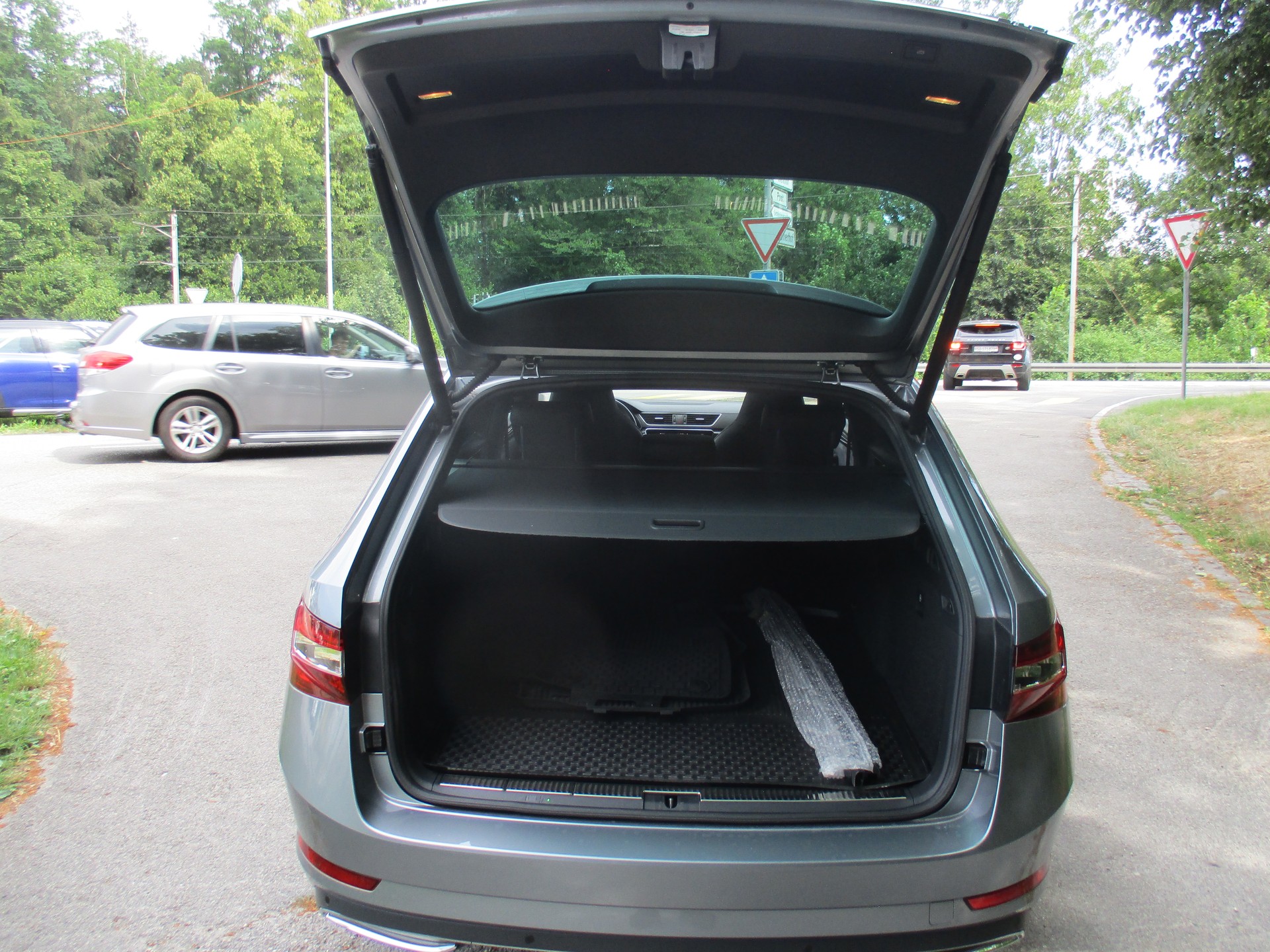 SKODA Superb Combi 2.0 TDi Ambition 4x4 DSG-image-5