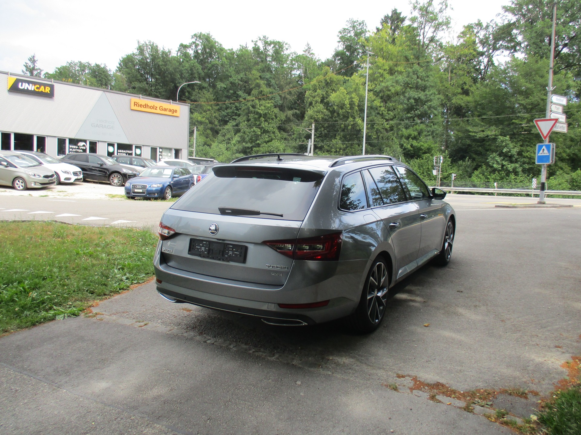 SKODA Superb Combi 2.0 TDi Ambition 4x4 DSG-image-4