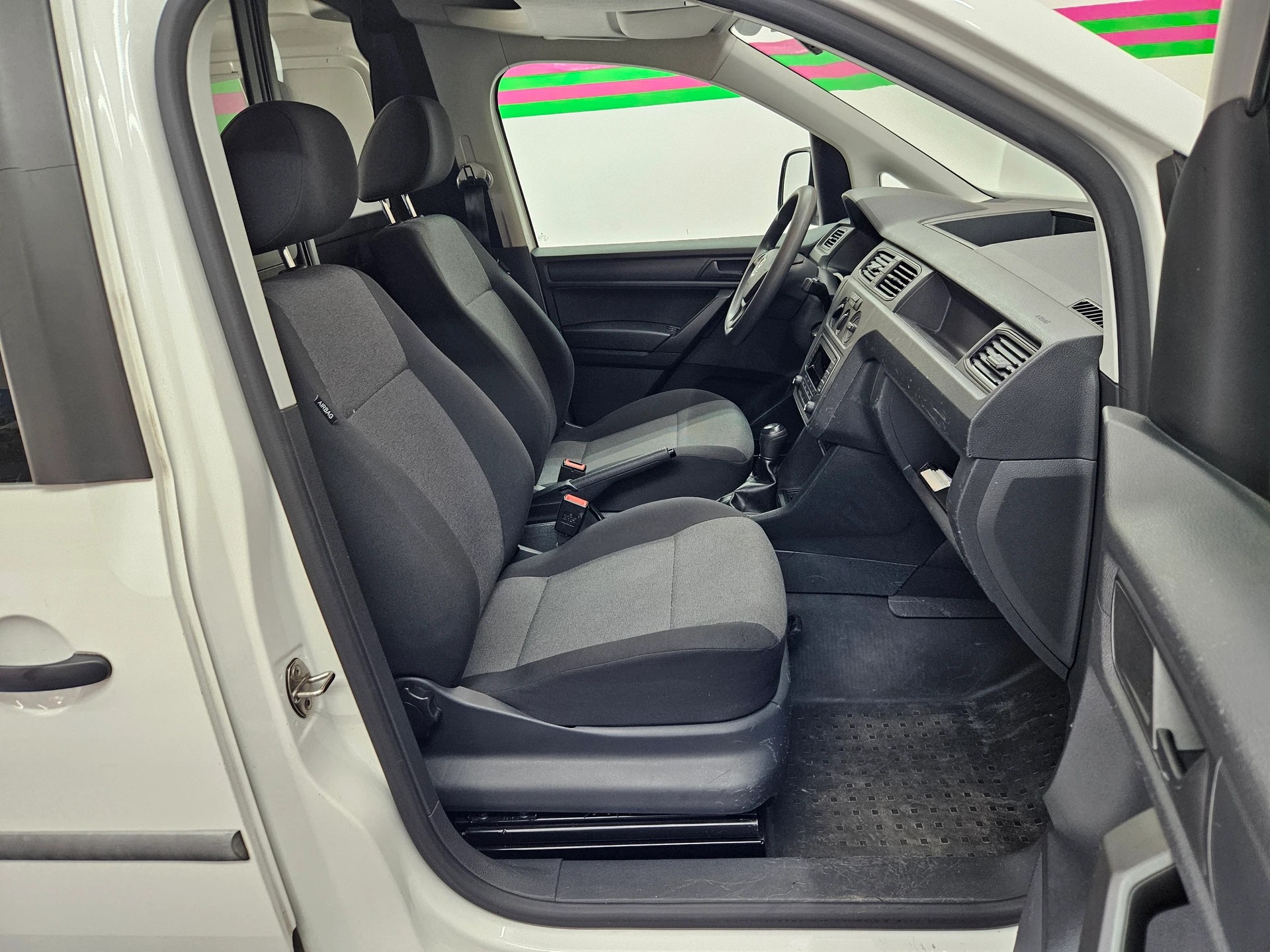 VW Caddy 1.2 TSI BlueMotion Technology-image-10