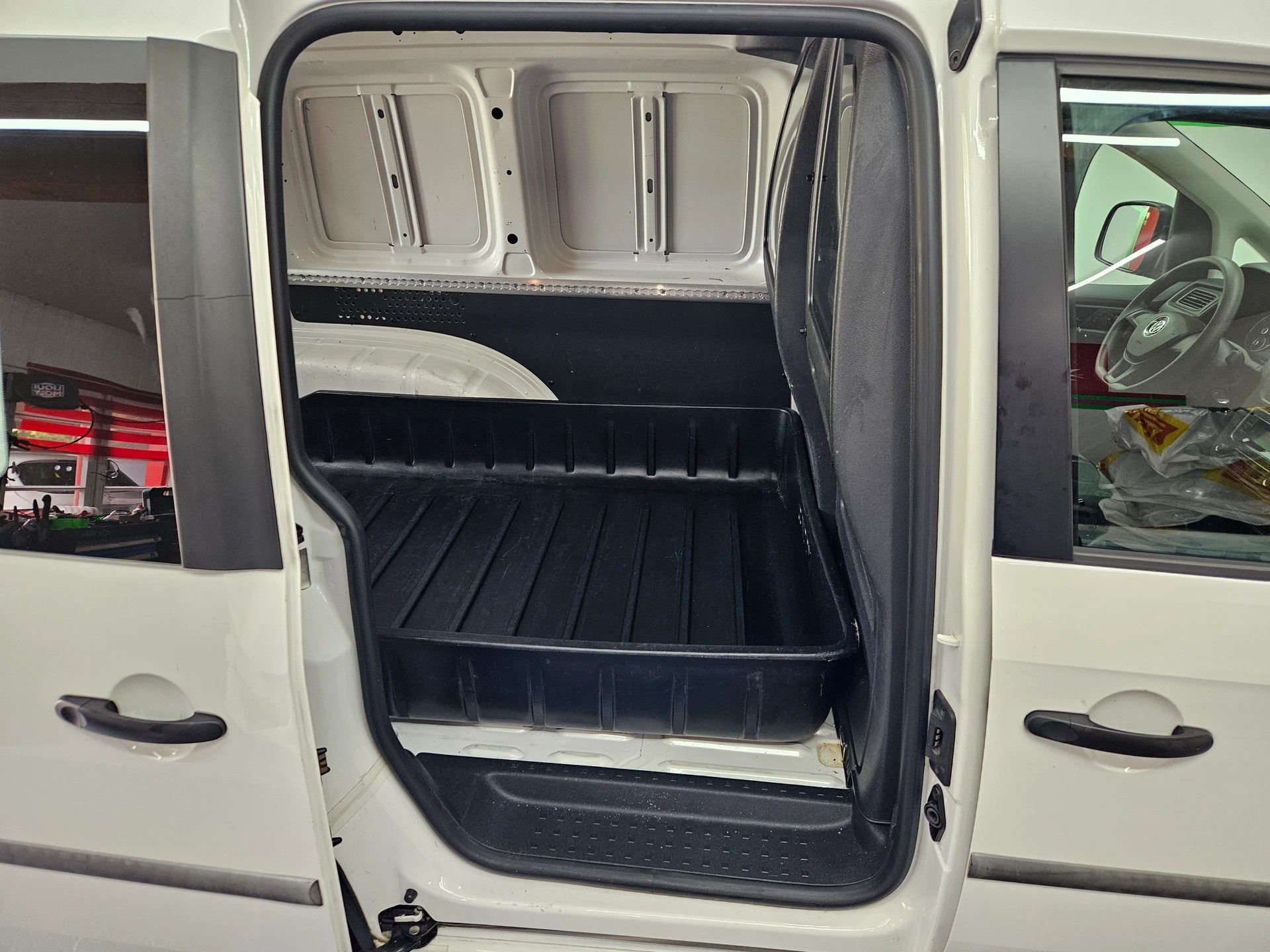 VW Caddy 1.2 TSI BlueMotion Technology-image-11