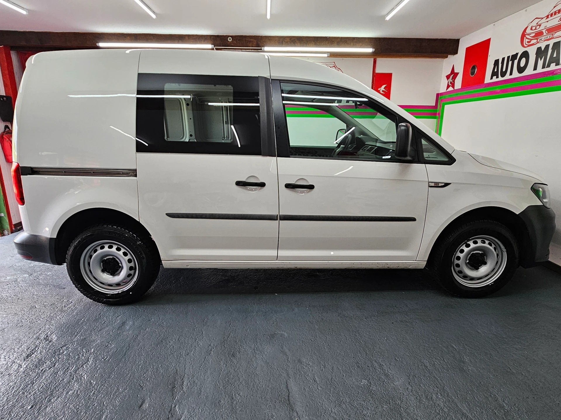 VW Caddy 1.2 TSI BlueMotion Technology-image-3