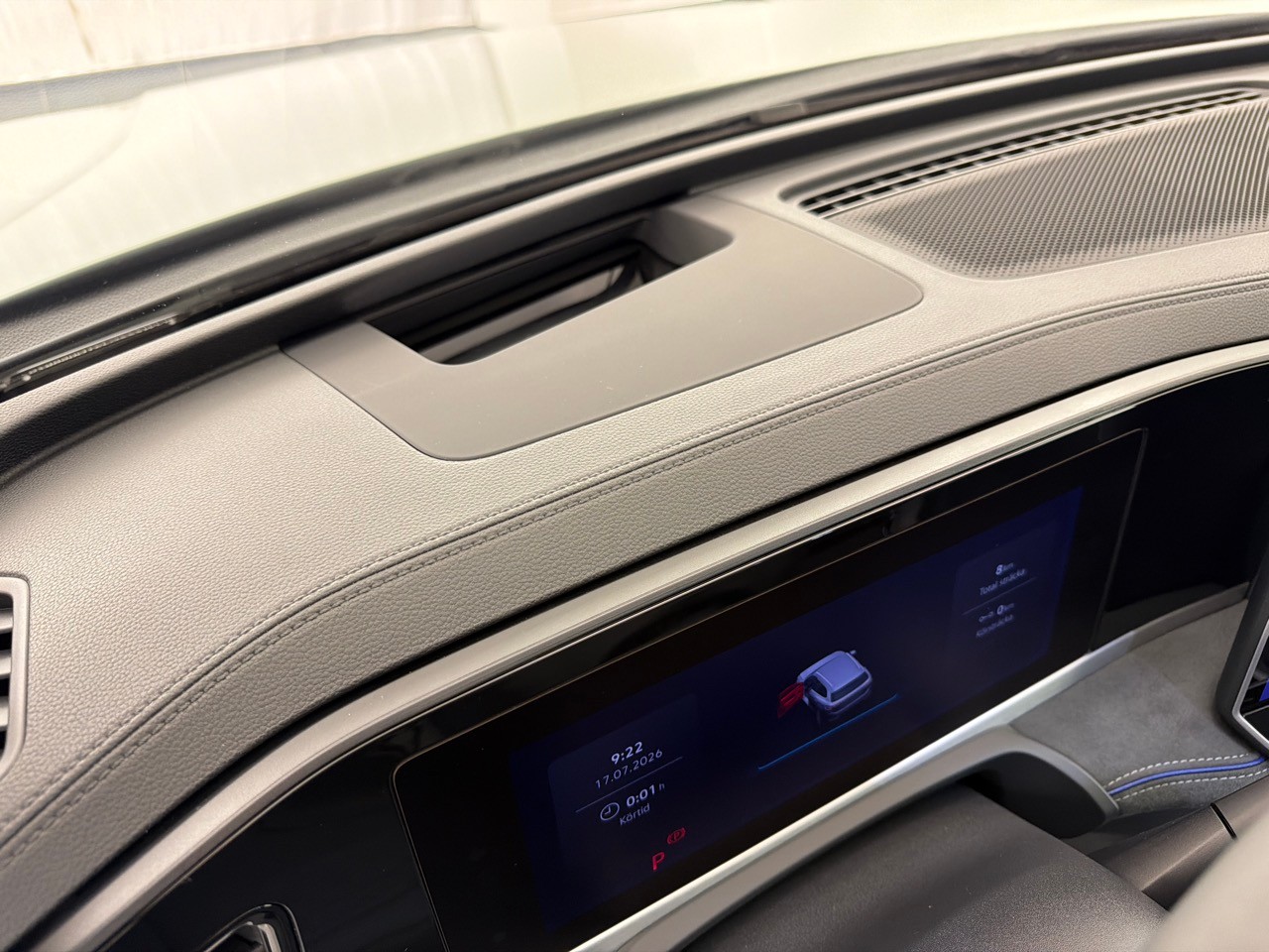 VW Passat 1.5TSI PHEV R-Line-image-5