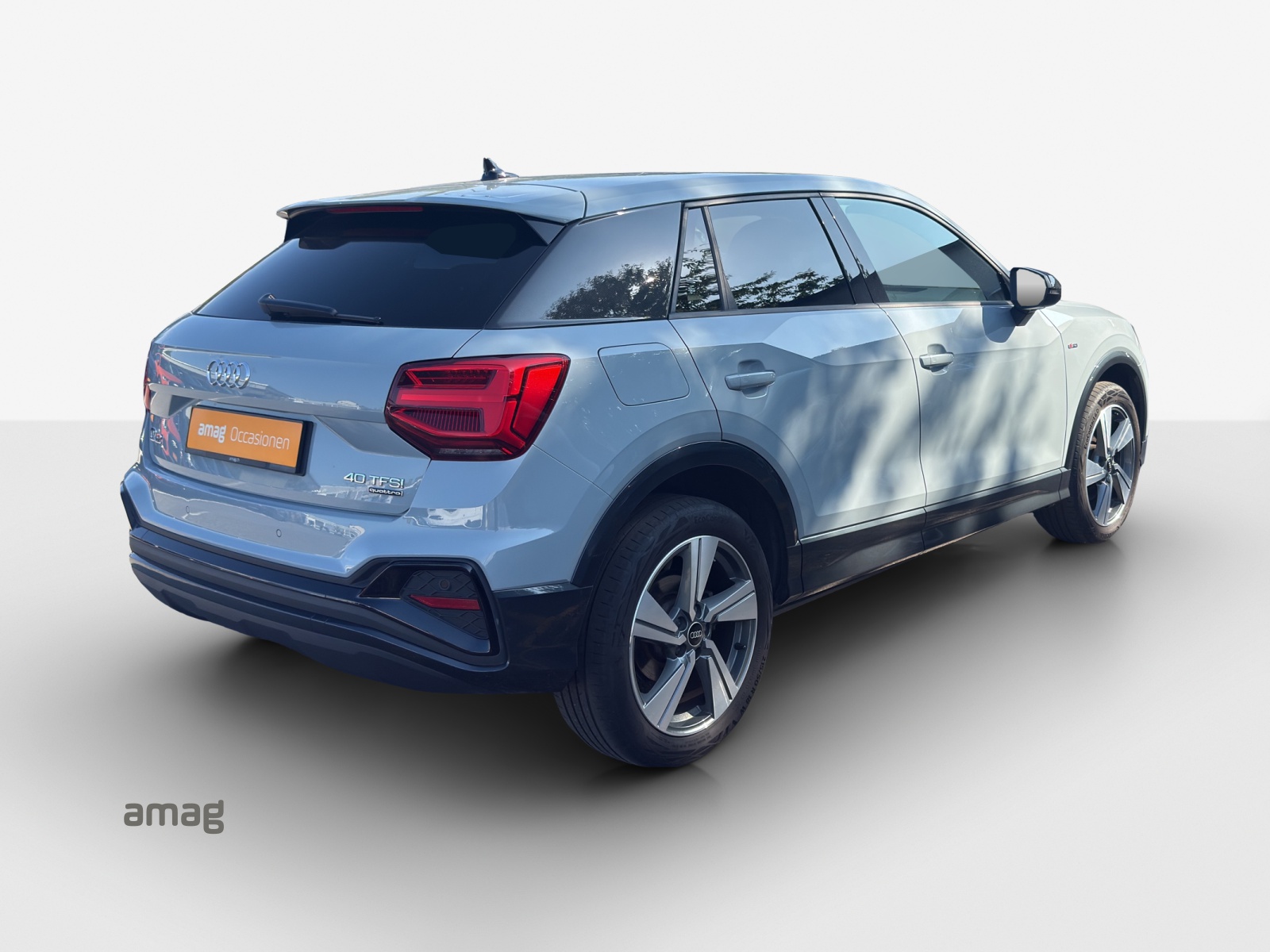 AUDI Q2 40 TFSI S line quattro S-tronic-image-4