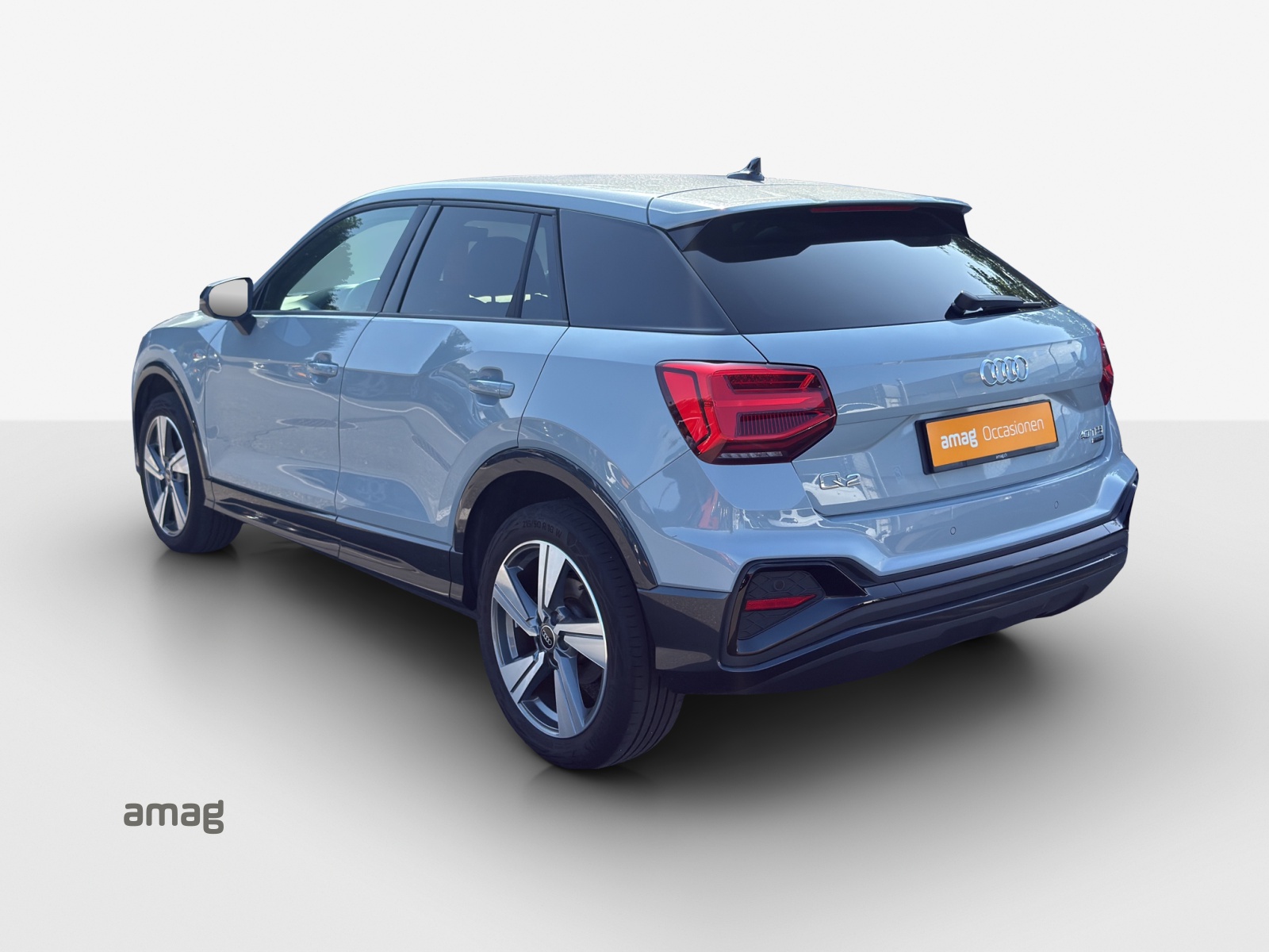 AUDI Q2 40 TFSI S line quattro S-tronic-image-2