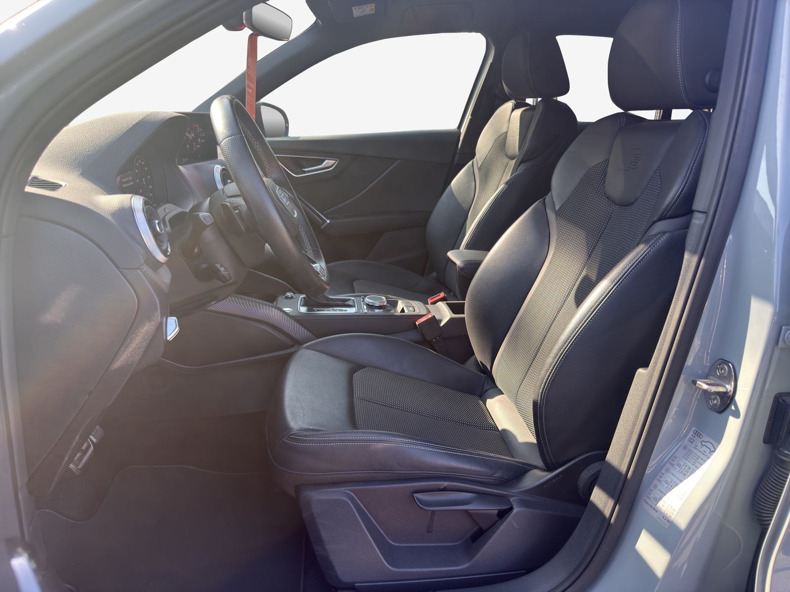 AUDI Q2 40 TFSI S line quattro S-tronic-image-6