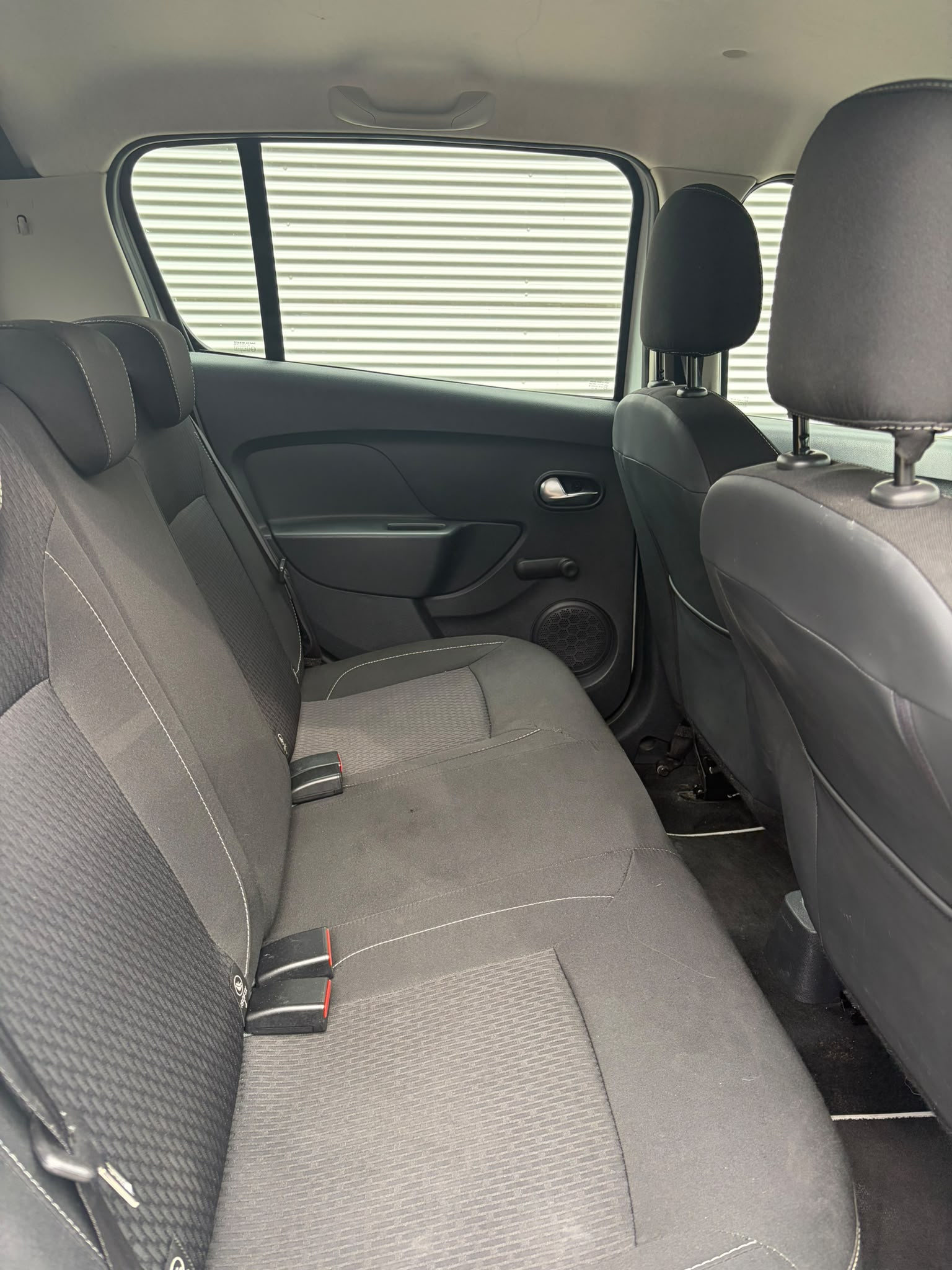 DACIA Sandero 1.0 Essential-image-5
