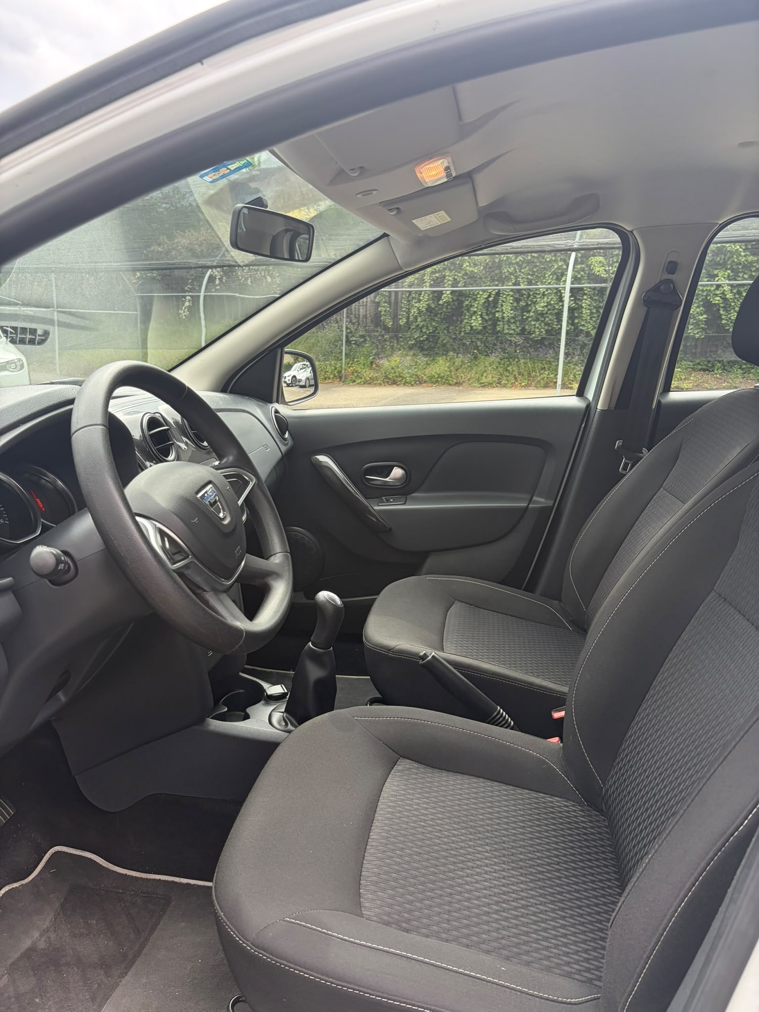 DACIA Sandero 1.0 Essential-showroom-element-3