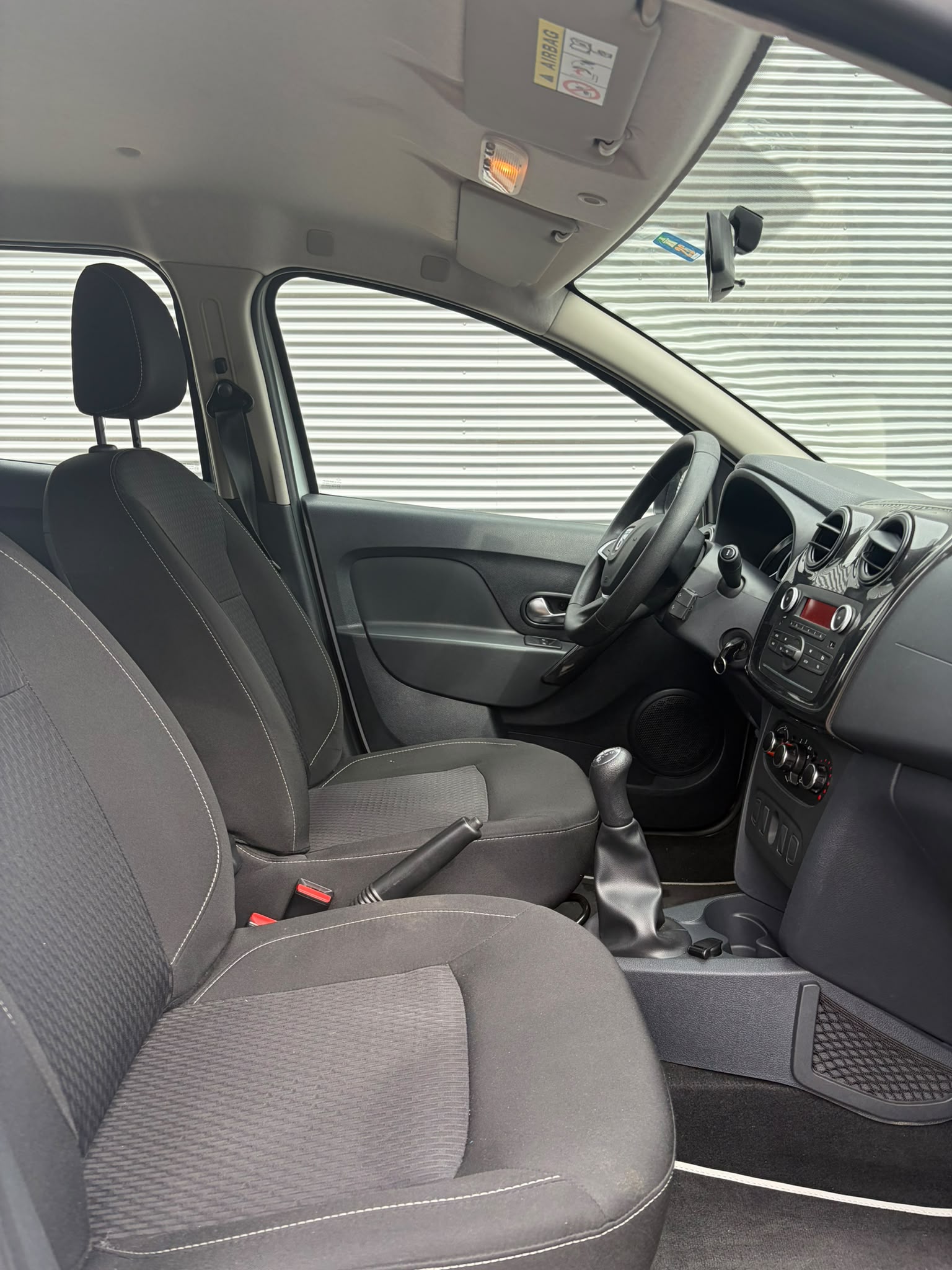 DACIA Sandero 1.0 Essential-image-4