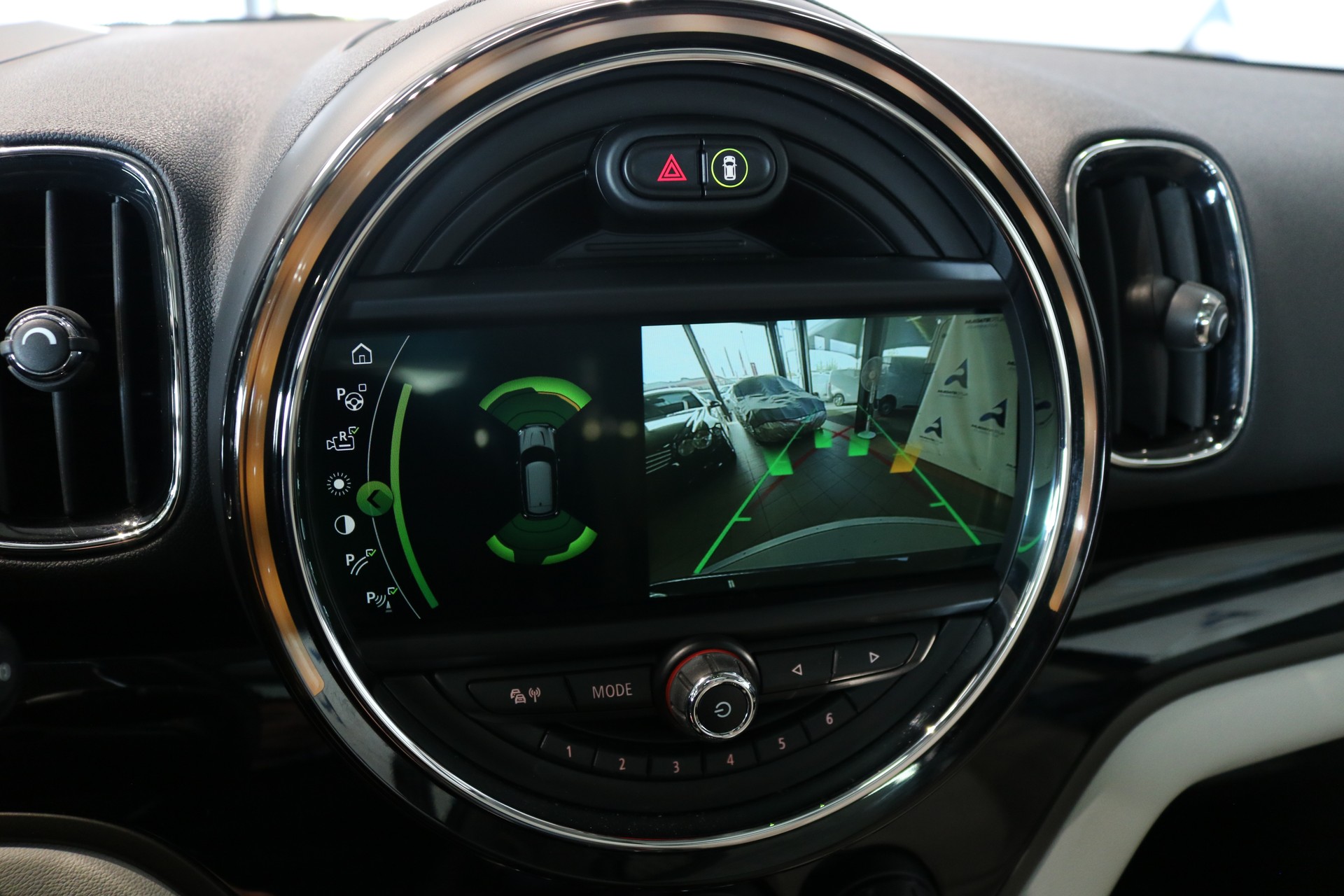 MINI Countryman Cooper S E ALL4 Steptronic-image-5