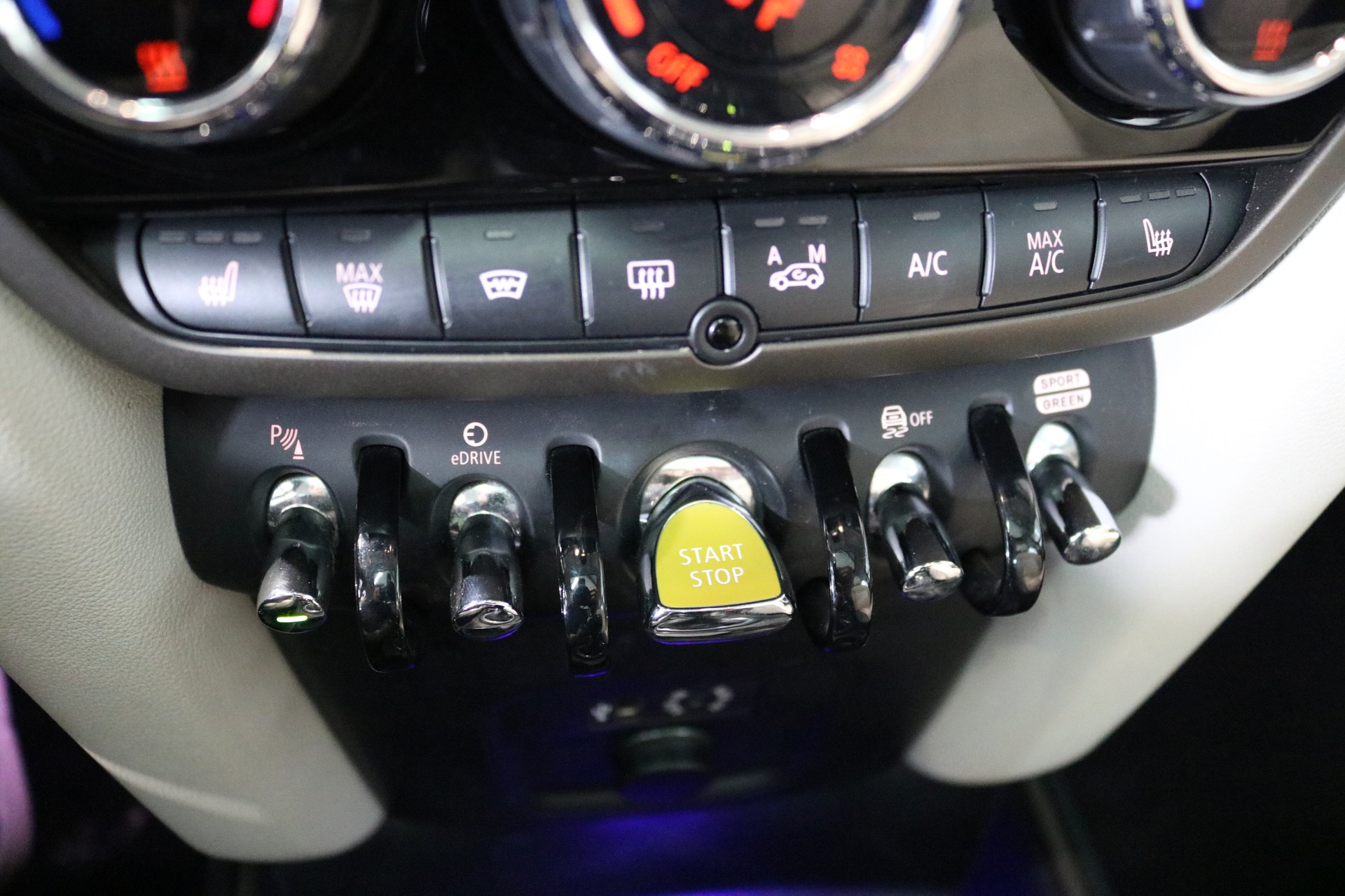 MINI Countryman Cooper S E ALL4 Steptronic-image-46