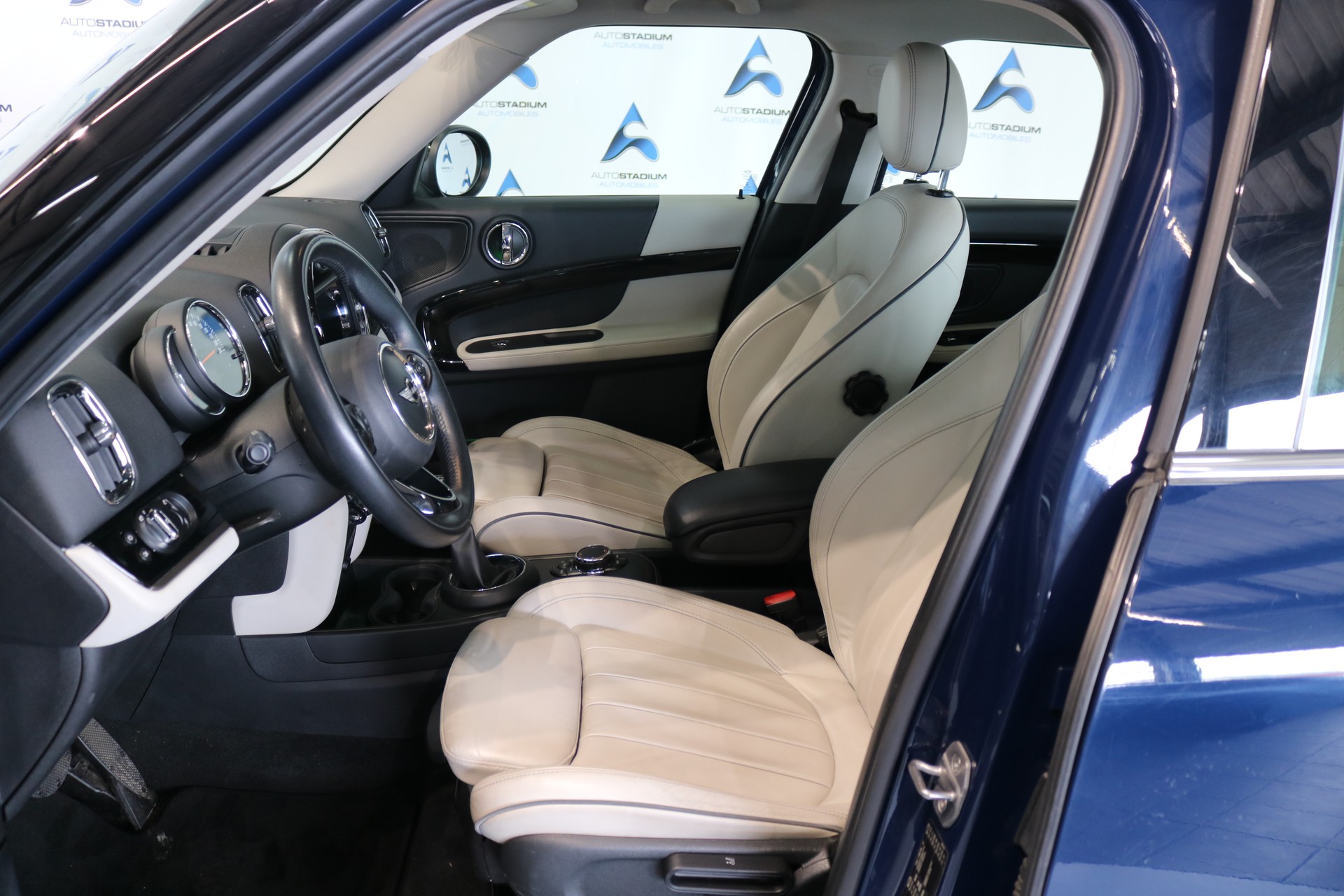 MINI Countryman Cooper S E ALL4 Steptronic-showroom-element-1