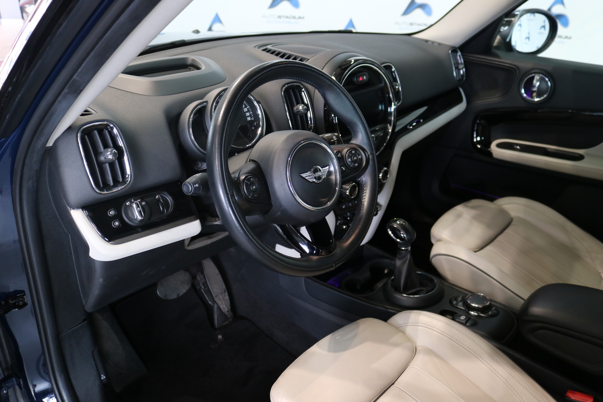 MINI Countryman Cooper S E ALL4 Steptronic-showroom-element-3