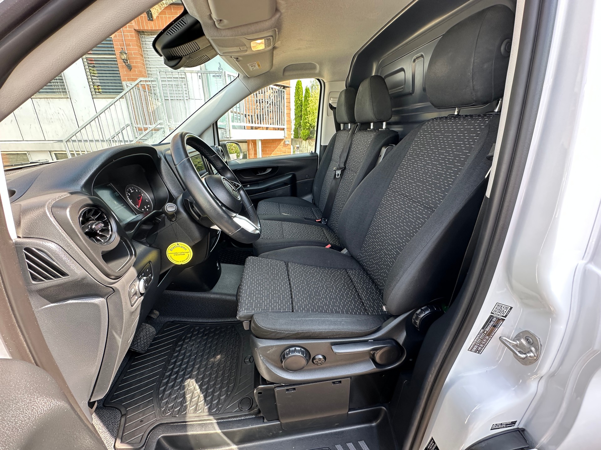 MERCEDES-BENZ Vito 114 CDI Lang Pro 9G-Tronic-image-4