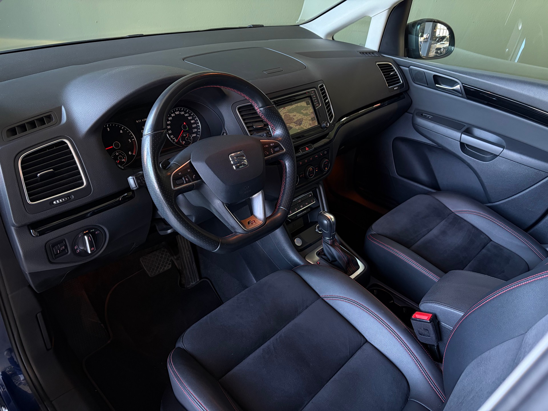 SEAT Alhambra 2.0 TDI FR Line 4Drive *7Plätzer*Anhängerkupplung*Ab MFK*2 Kindersitze integriert*-image-19