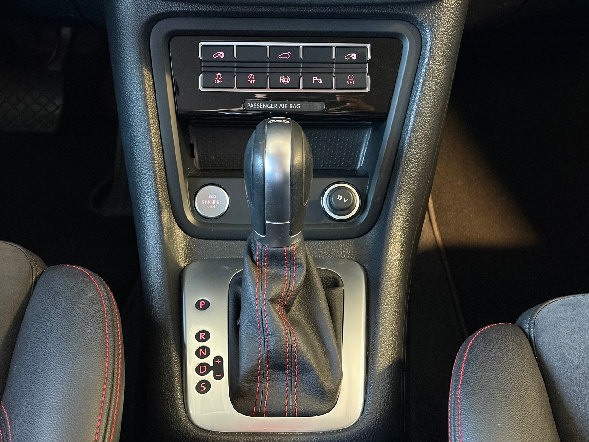 SEAT Alhambra 2.0 TDI FR Line 4Drive *7Plätzer*Anhängerkupplung*Ab MFK*2 Kindersitze integriert*-image-17