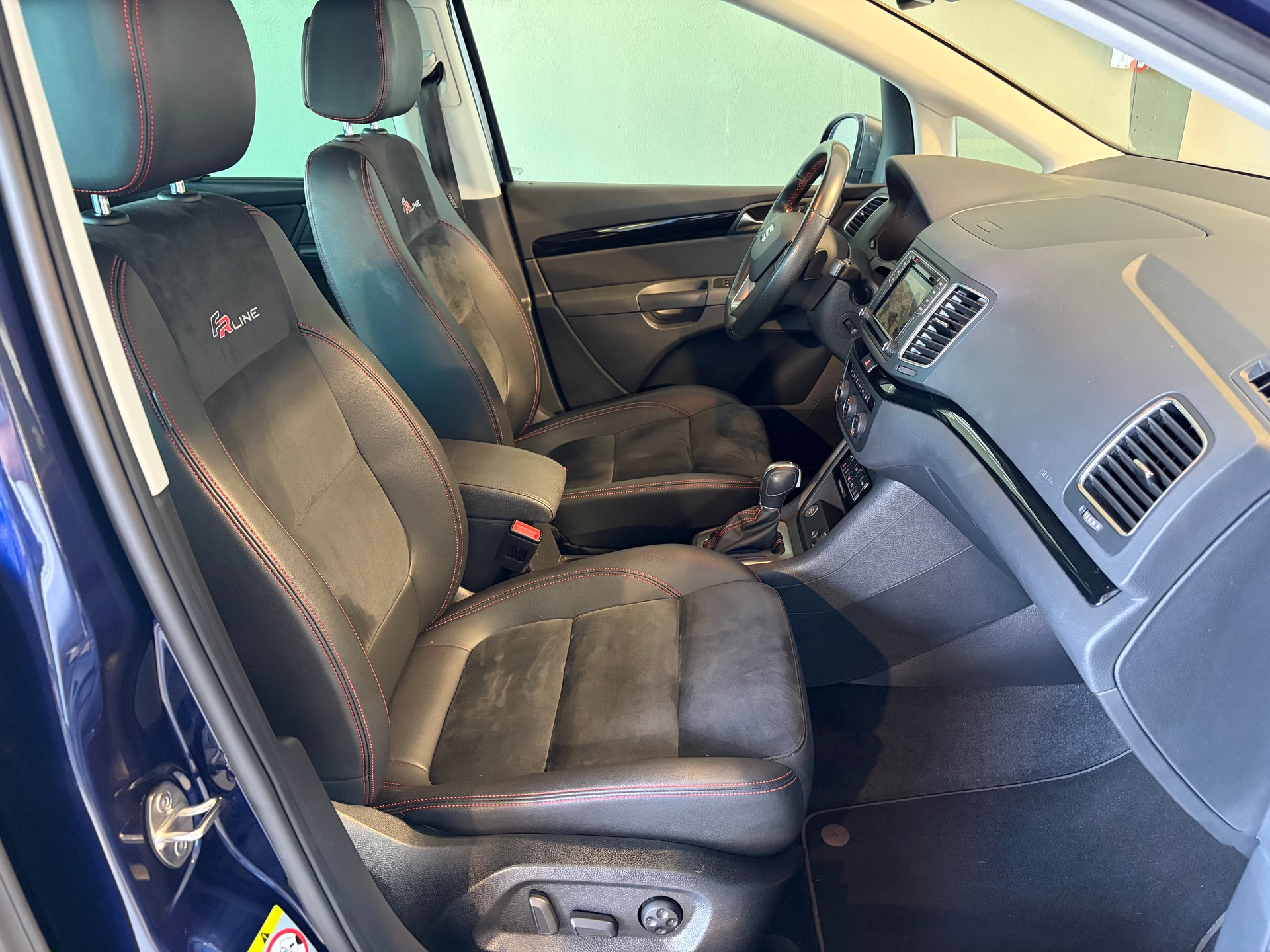 SEAT Alhambra 2.0 TDI FR Line 4Drive *7Plätzer*Anhängerkupplung*Ab MFK*2 Kindersitze integriert*-image-11