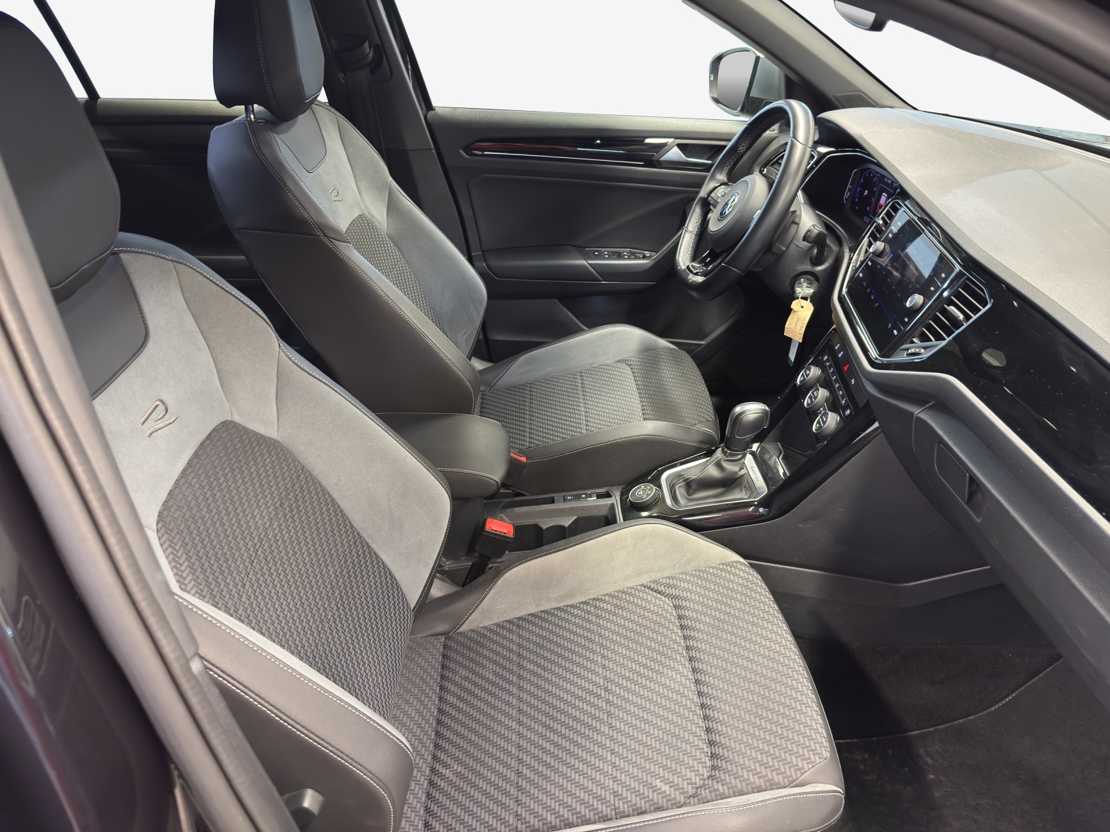 VW T-Roc 2.0 TSI R DSG 4Motion-image-14