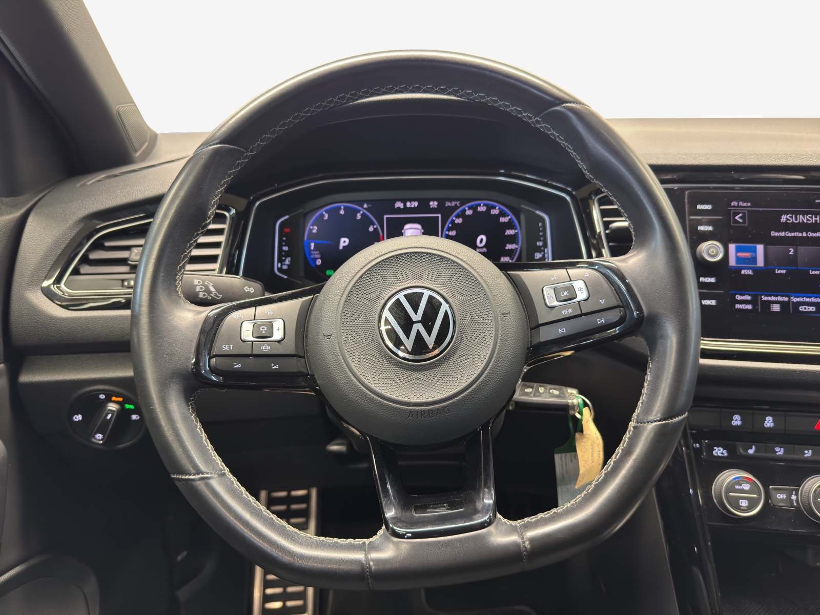 VW T-Roc 2.0 TSI R DSG 4Motion-image-9