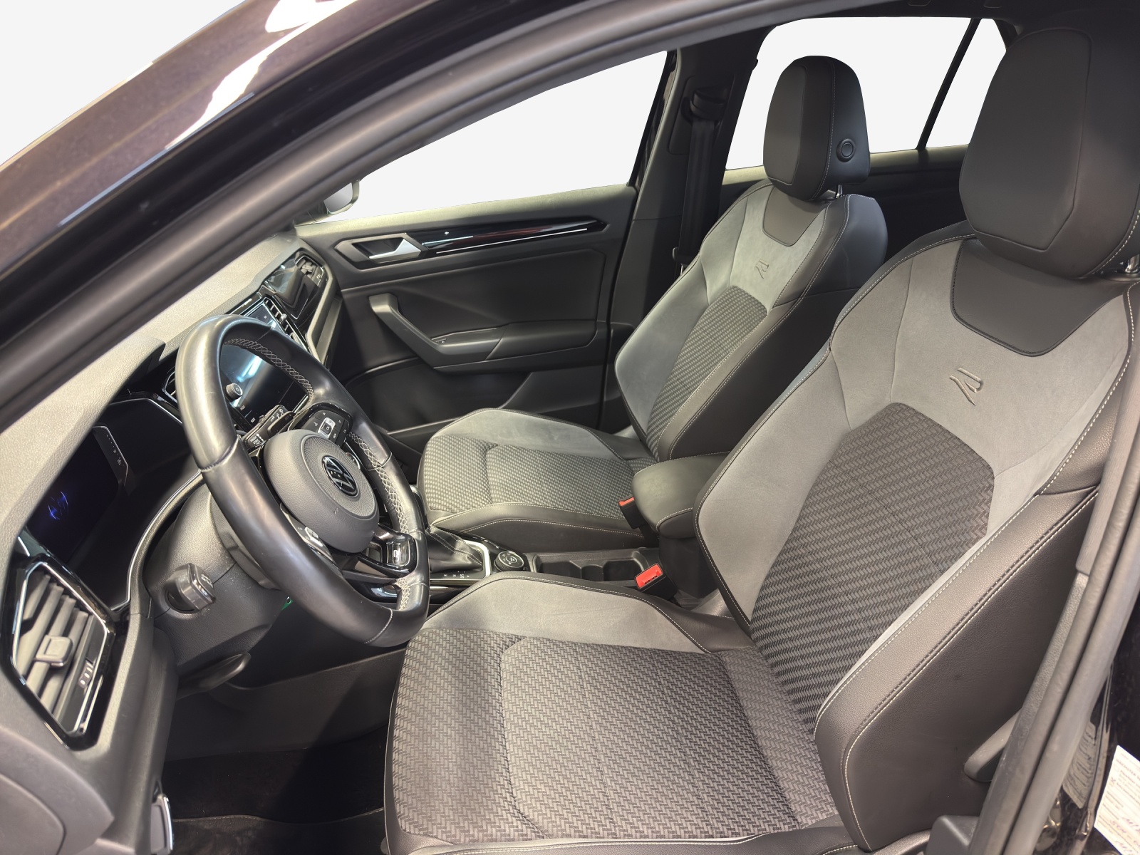 VW T-Roc 2.0 TSI R DSG 4Motion-image-7