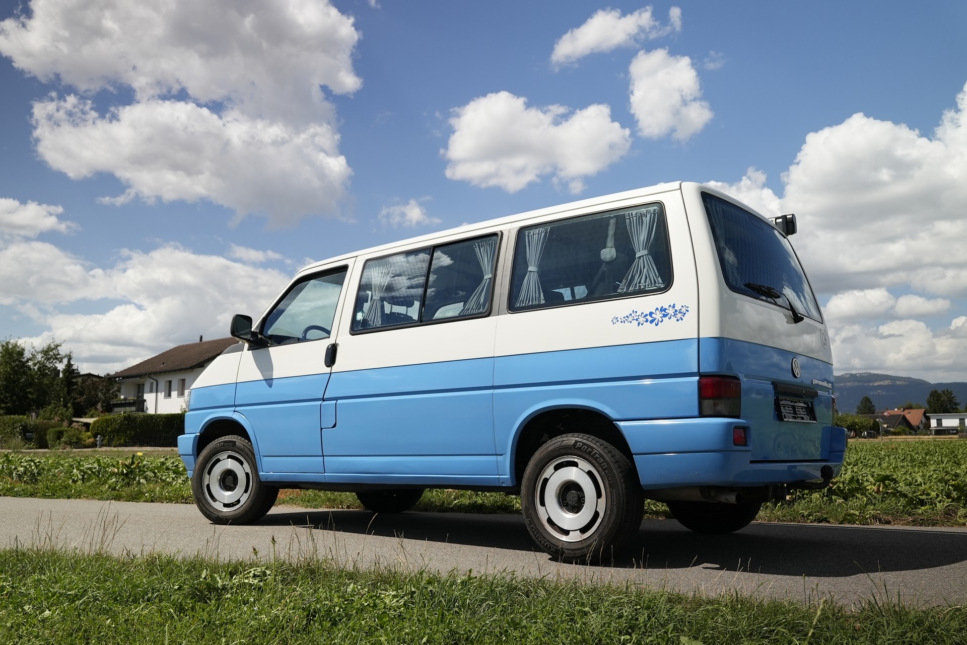 VW Caravelle-image-1